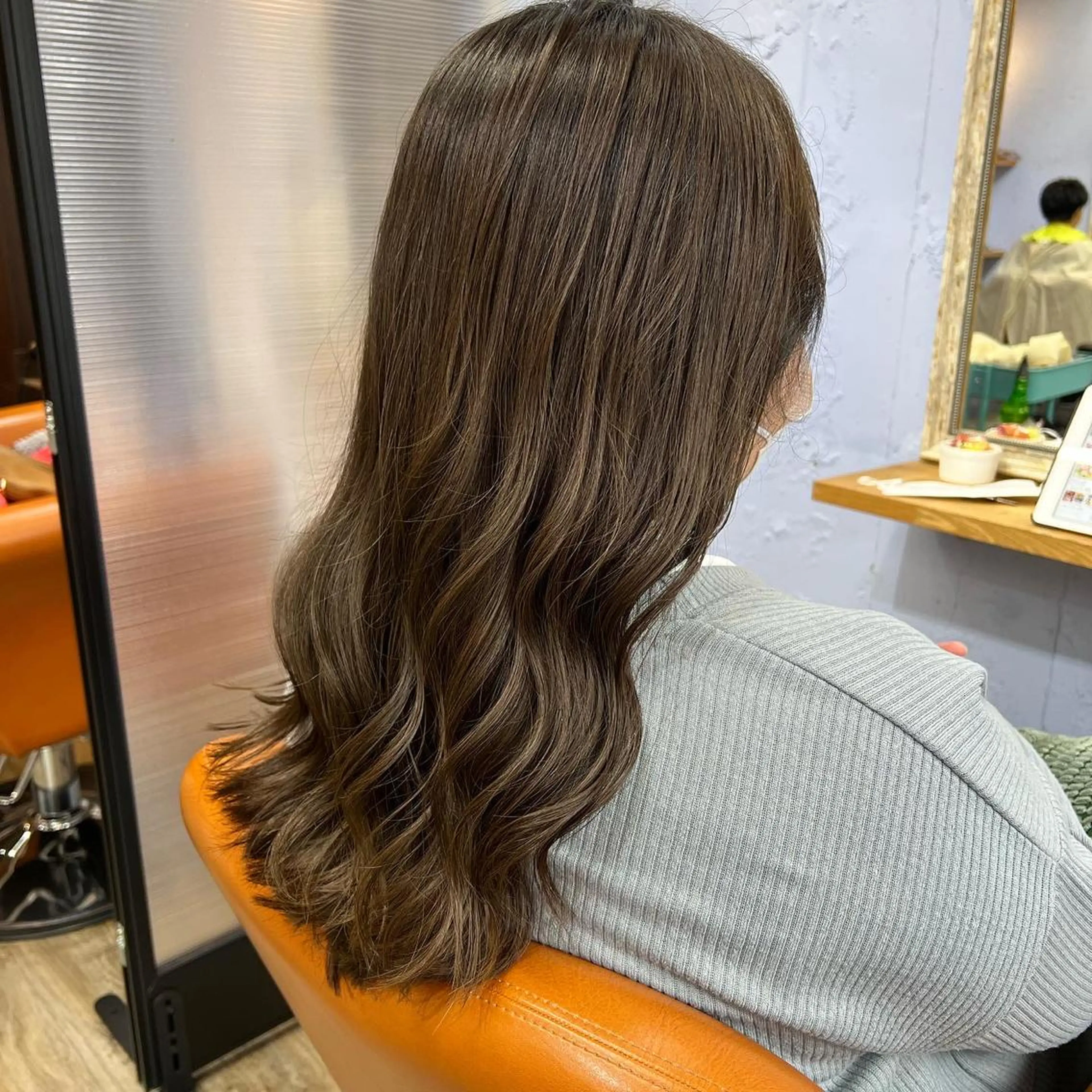 セミロング ヘアサロンramuuu. 上石神井所属・【デザインカラー】 山口尚紀のヘアスタイル