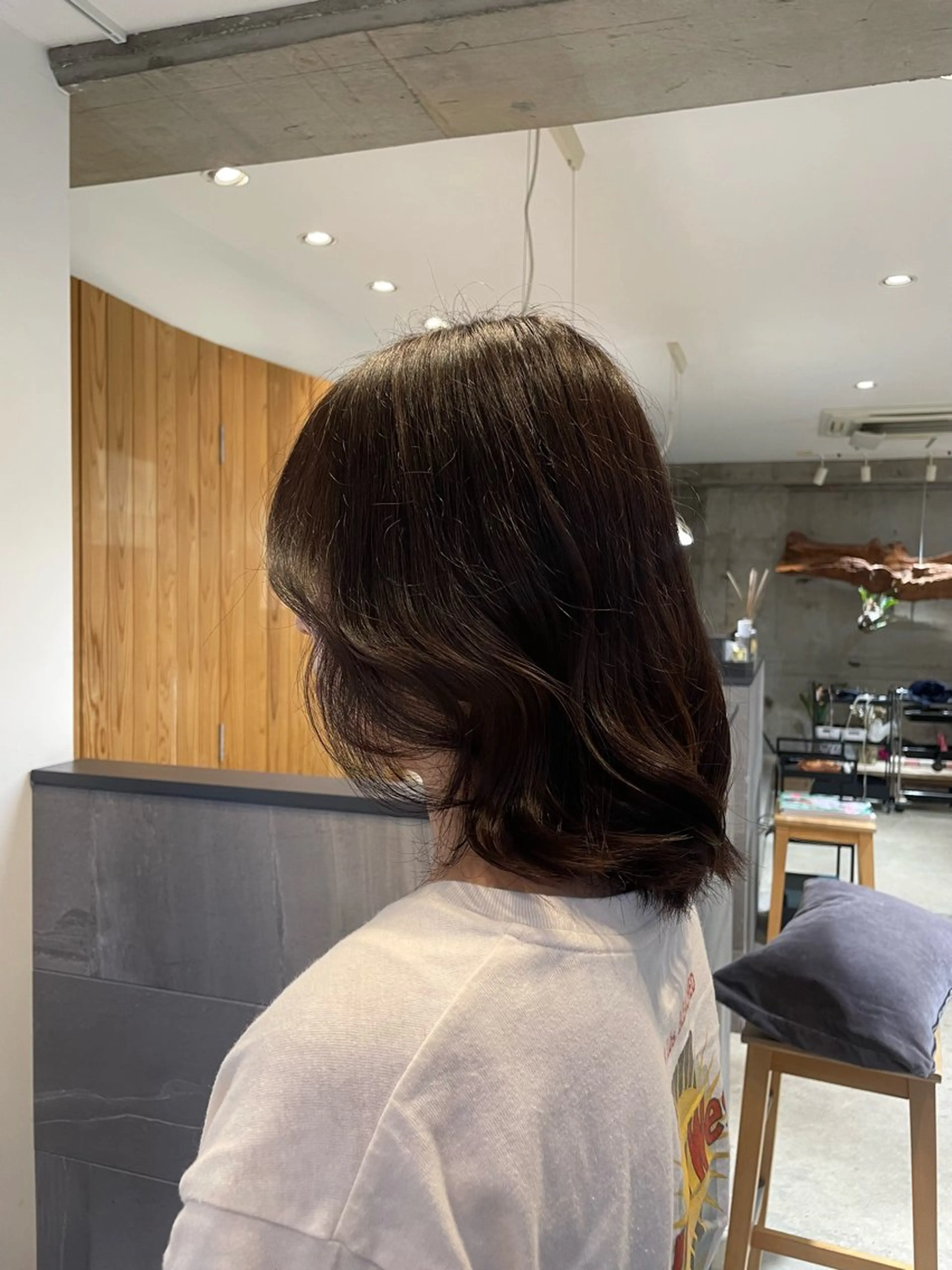 ミディアム カラー 頼金 愛海のヘアスタイル