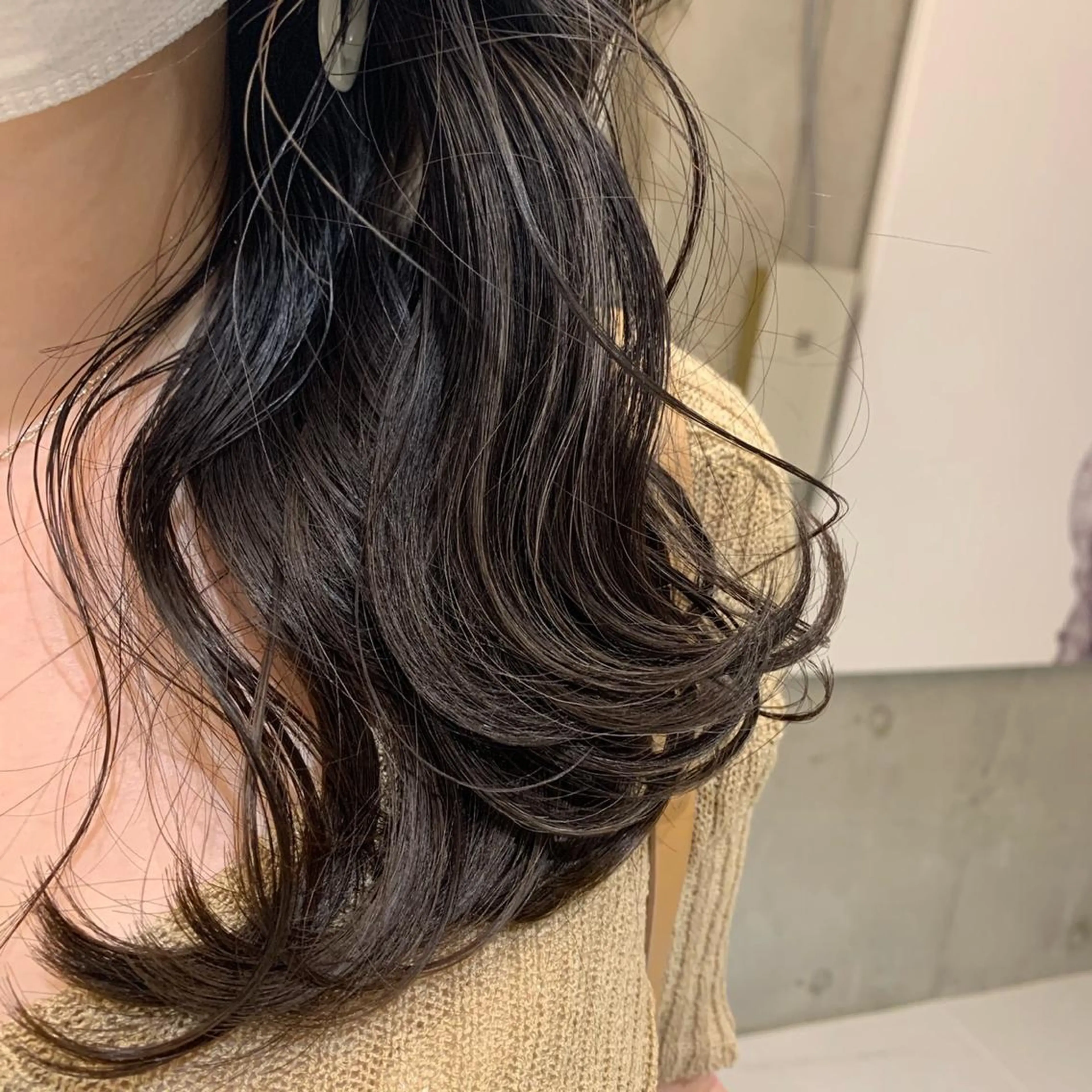 セミロング カラー グレージュ 小林　遼のヘアスタイル