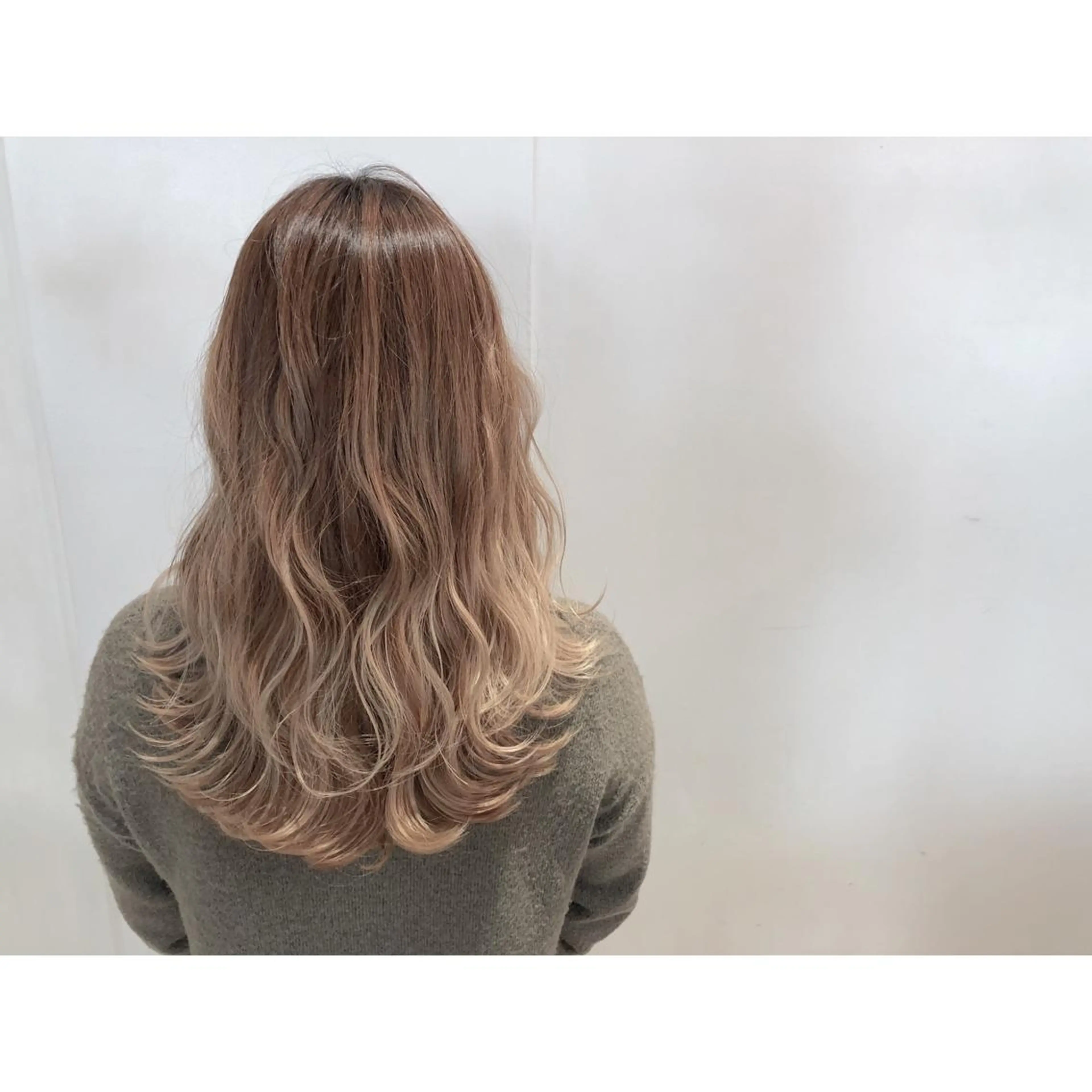 セミロング カラー 心斎橋 美髪職人 近江のヘアスタイル