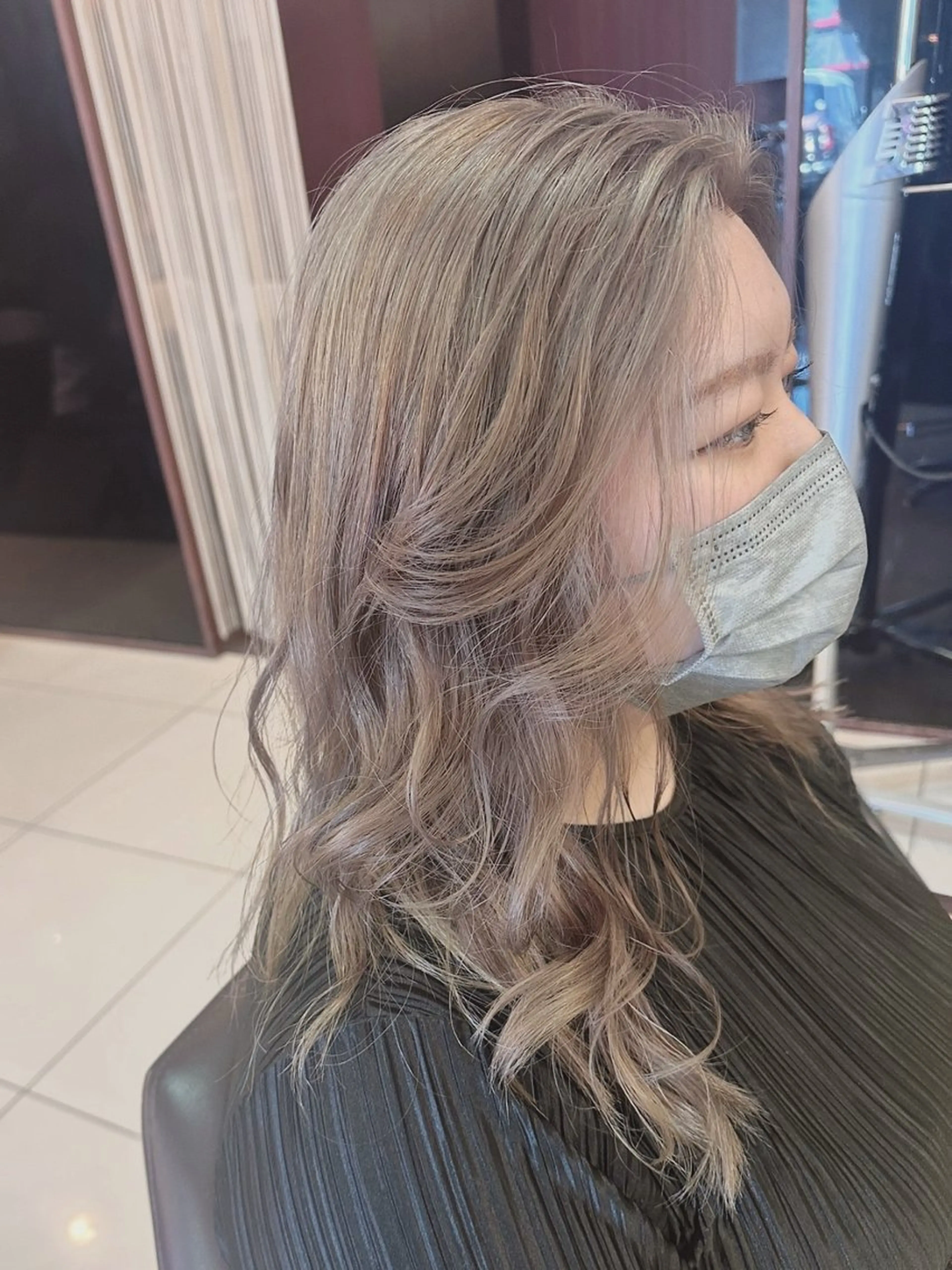 カラー ベージュカラー ブリーチ 透明感カラー knot所属・石井 麻鈴のヘアスタイル