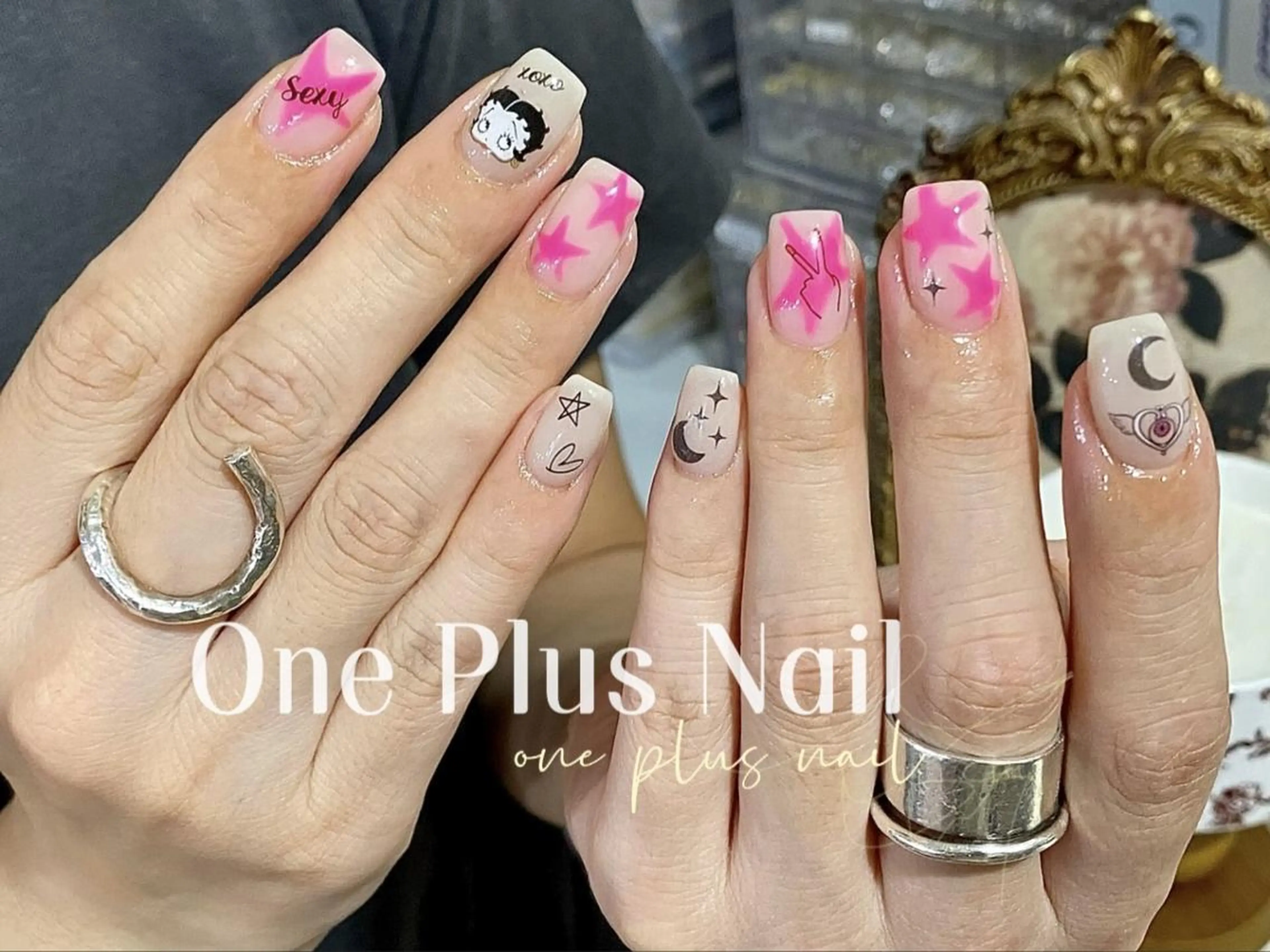 ネイル ガーリー ハート キラキラネイル 韓国ネイル ロングネイル ハンドネイル ハンドケア One Plus Nail Salonのネイルデザイン