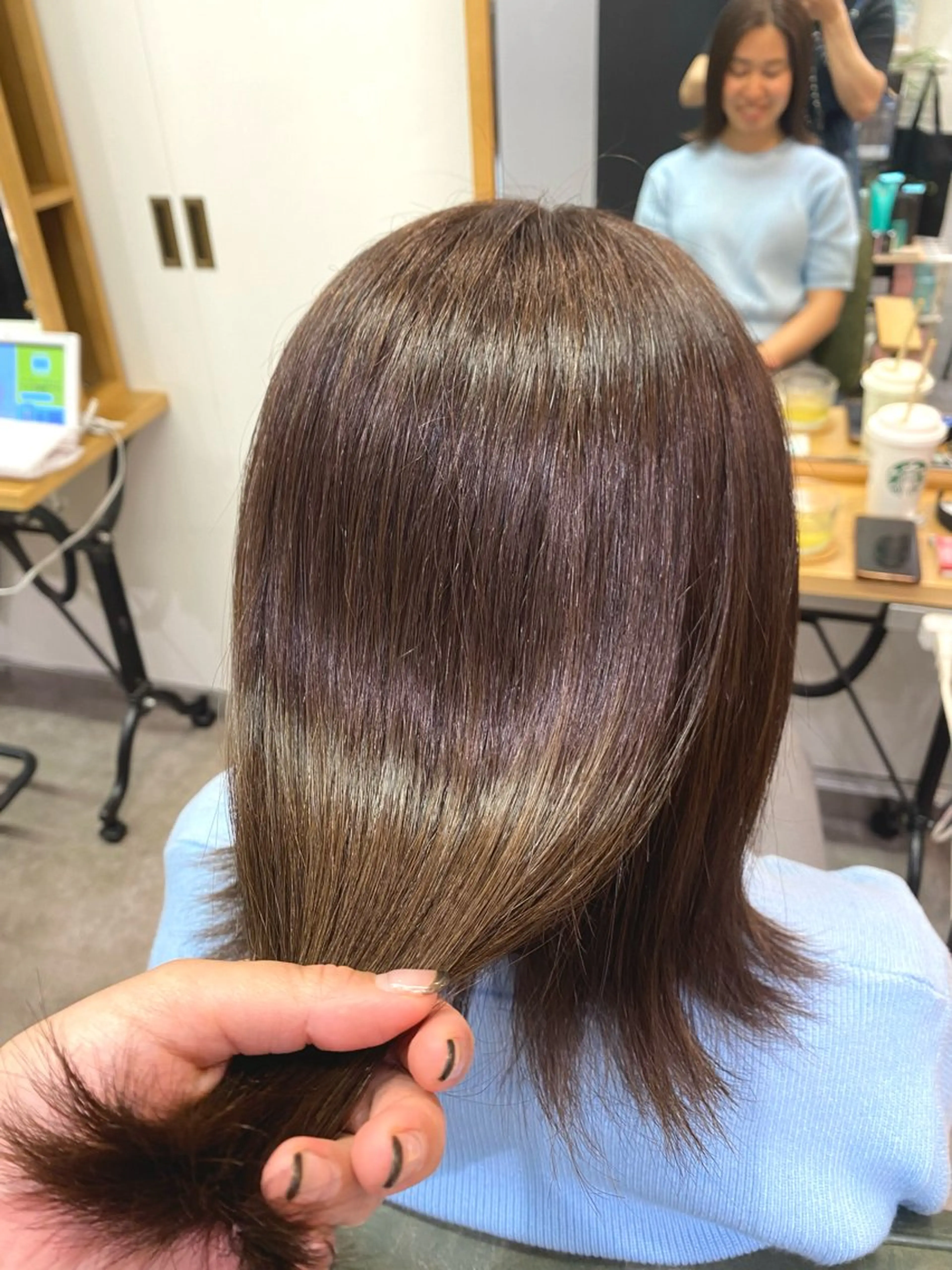 セミロング カット ヘアカラー 🖤🌀くるくる パーマ🌀🖤ayaのヘアスタイル