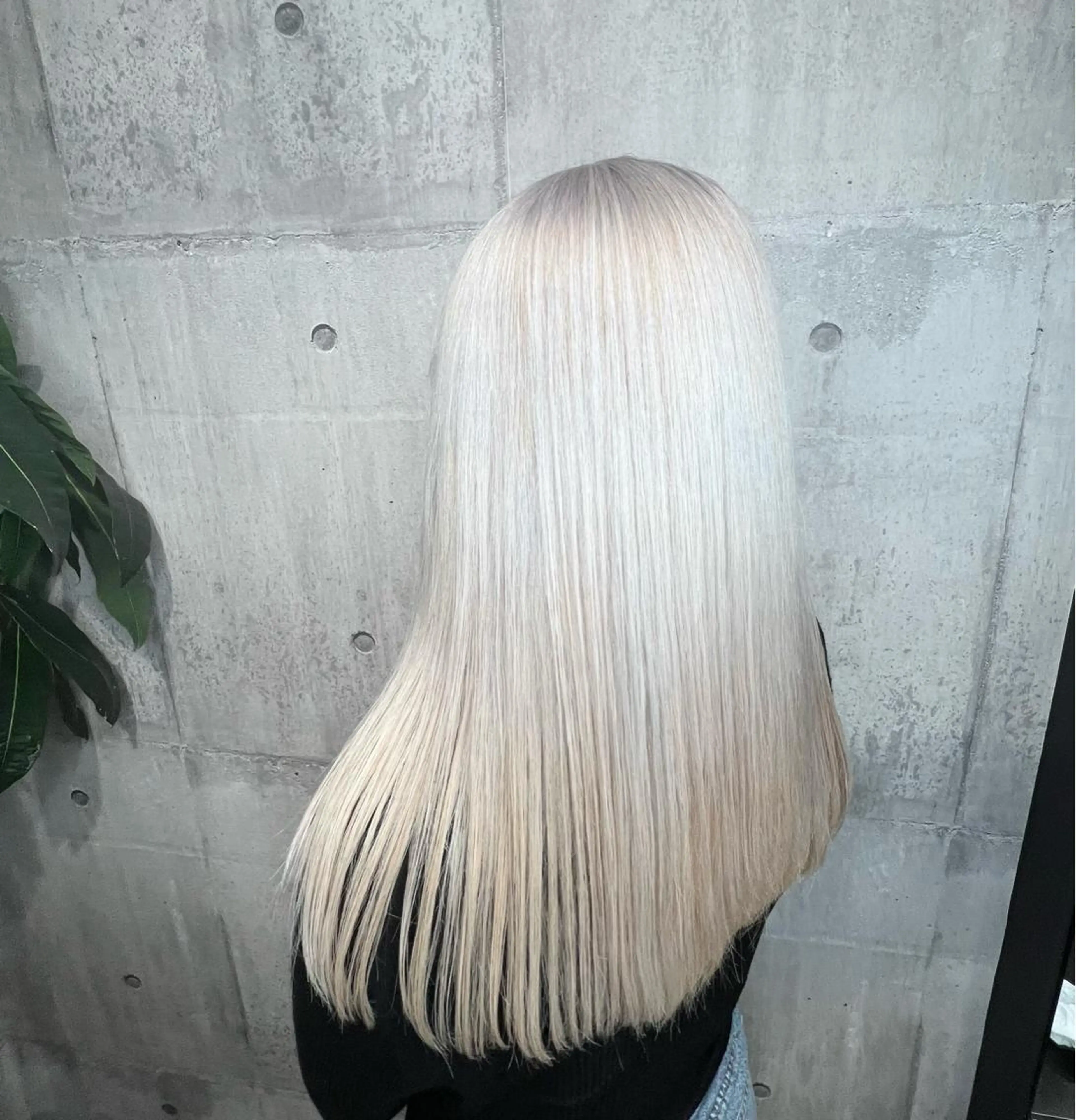 ミディアム カラー ベージュカラー mimiiy梅田 中崎町ハイトーンのヘアスタイル