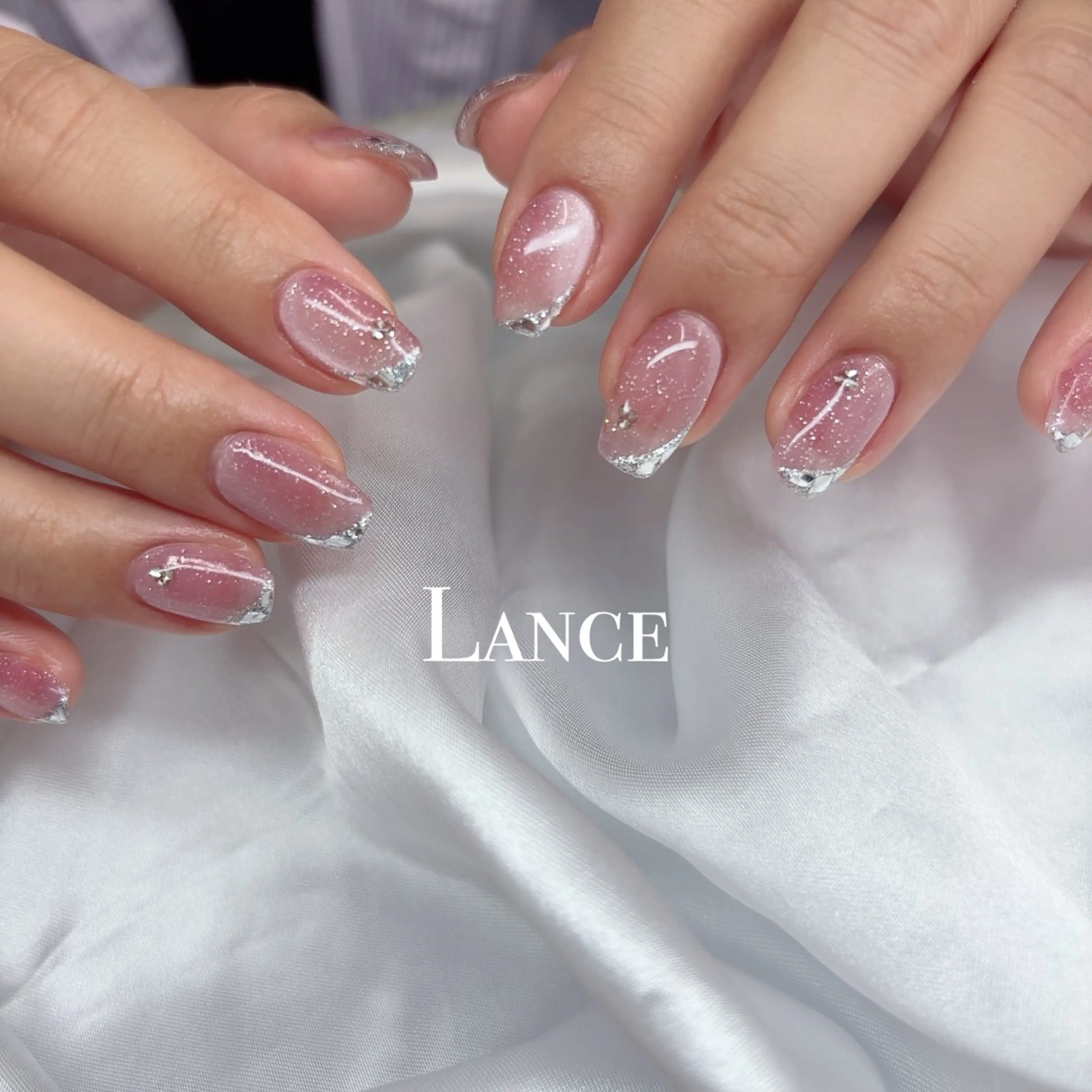 ネイル オーロラネイル フットネイル 氷ネイル・うるうるネイル キラキラネイル 韓国ネイル ハンドネイル Lance nailのネイルデザイン