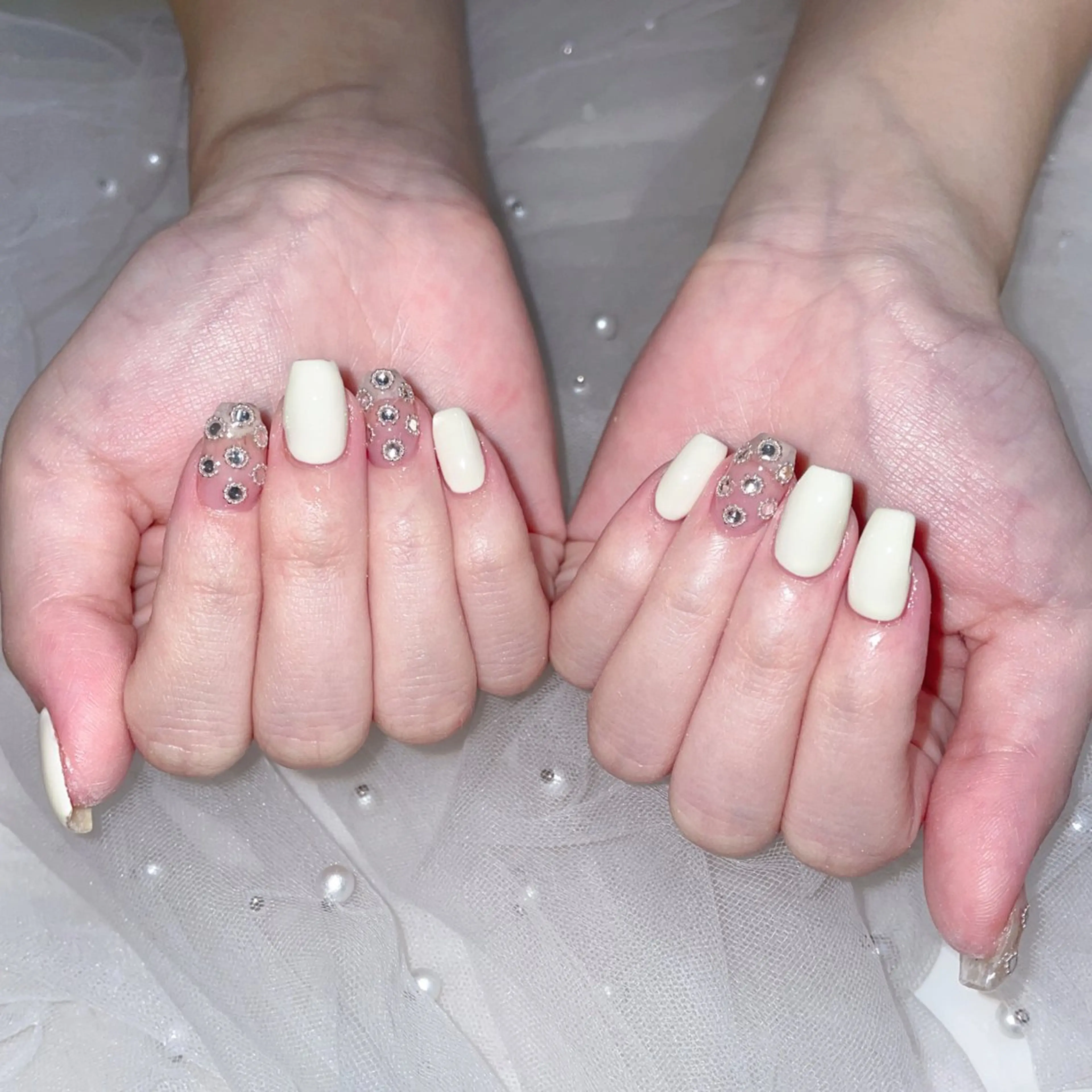 ネイル フレンチネイル ジェルネイル ガーリー グラデーション キラキラネイル Liora ネイルサロン所属・Liora nail salonのネイルデザイン