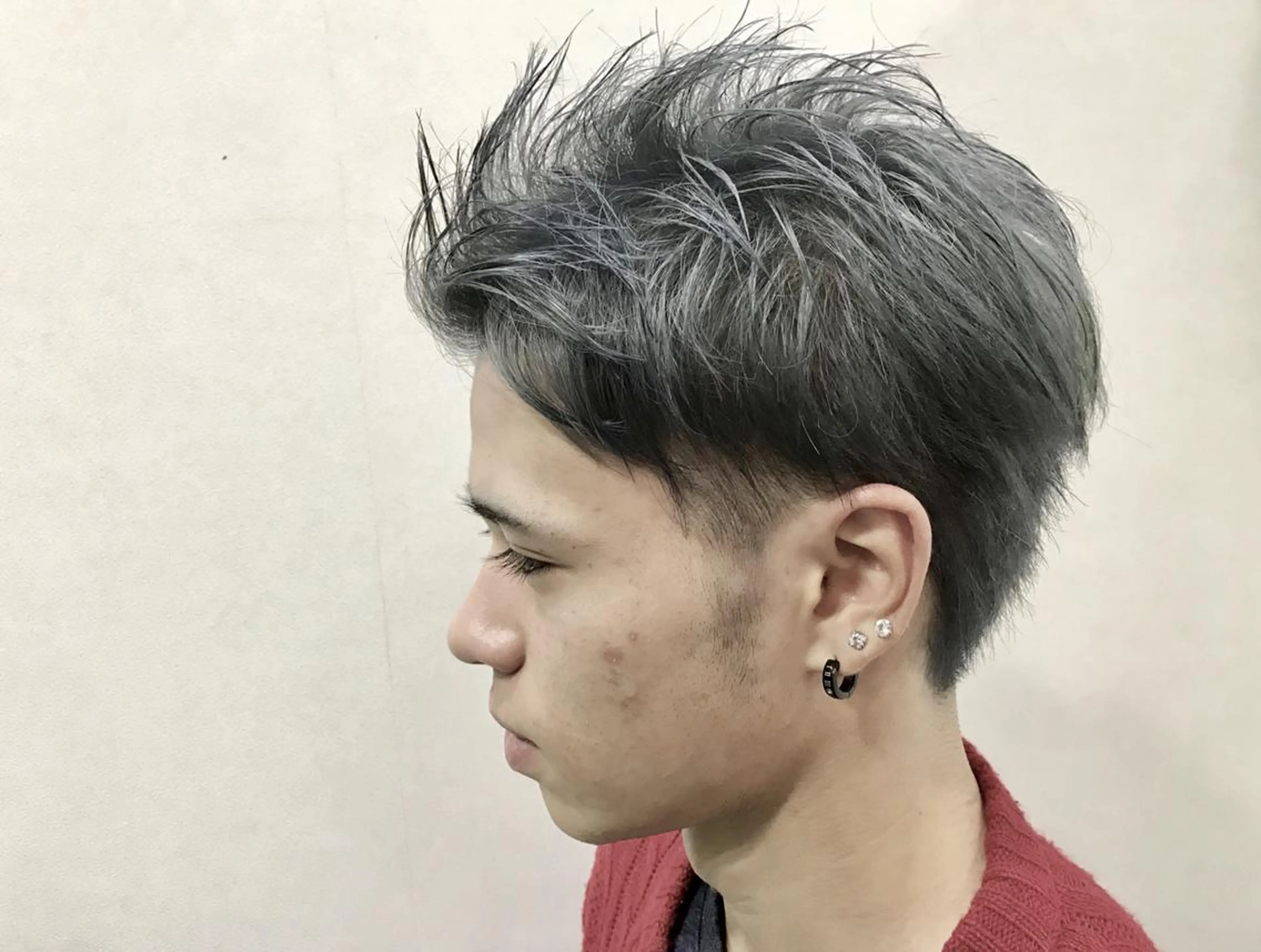 ショート カラー メンズ アディクシーカラー シルバー 栗原  大輔のヘアスタイル