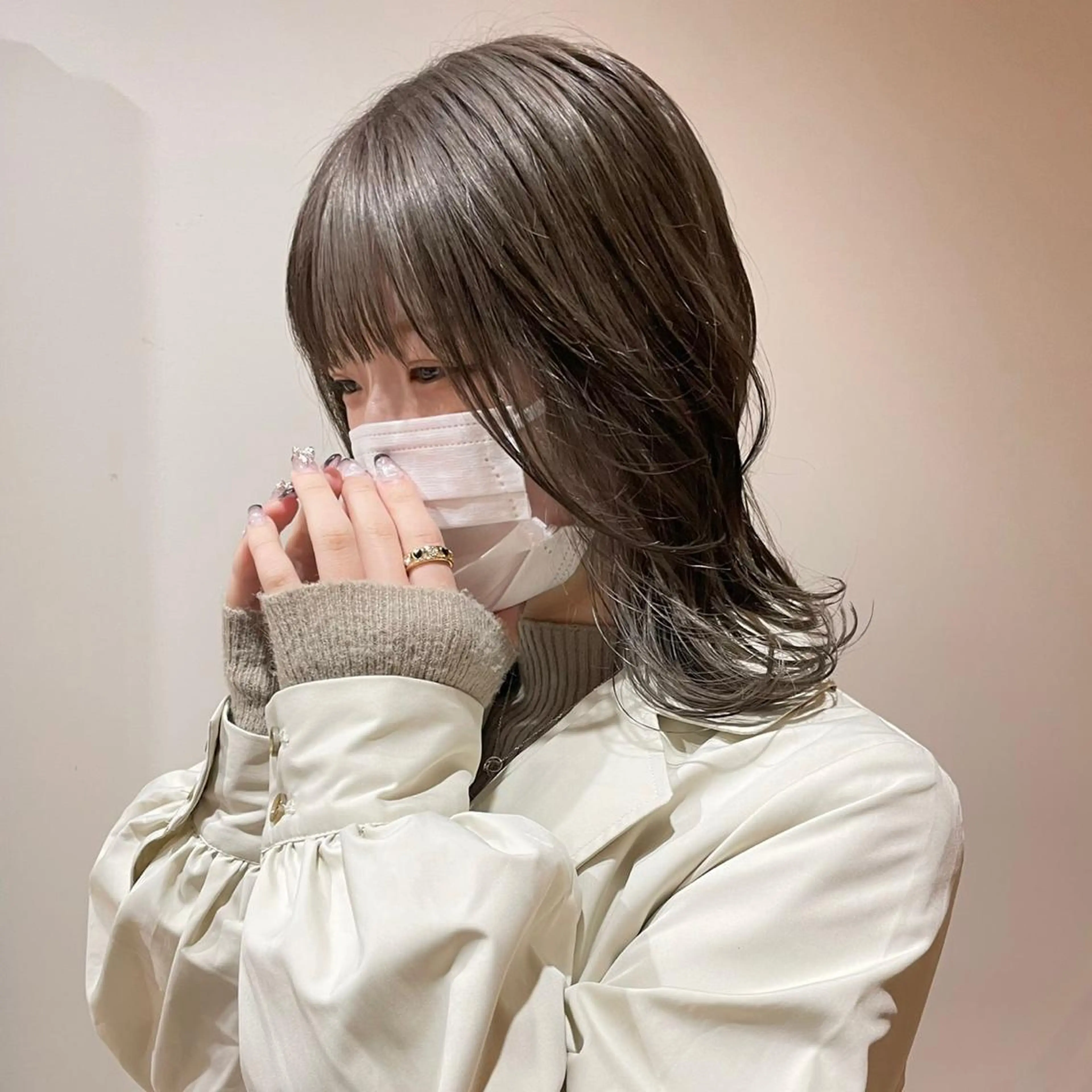 セミロング カラー タケデ スズカのヘアスタイル