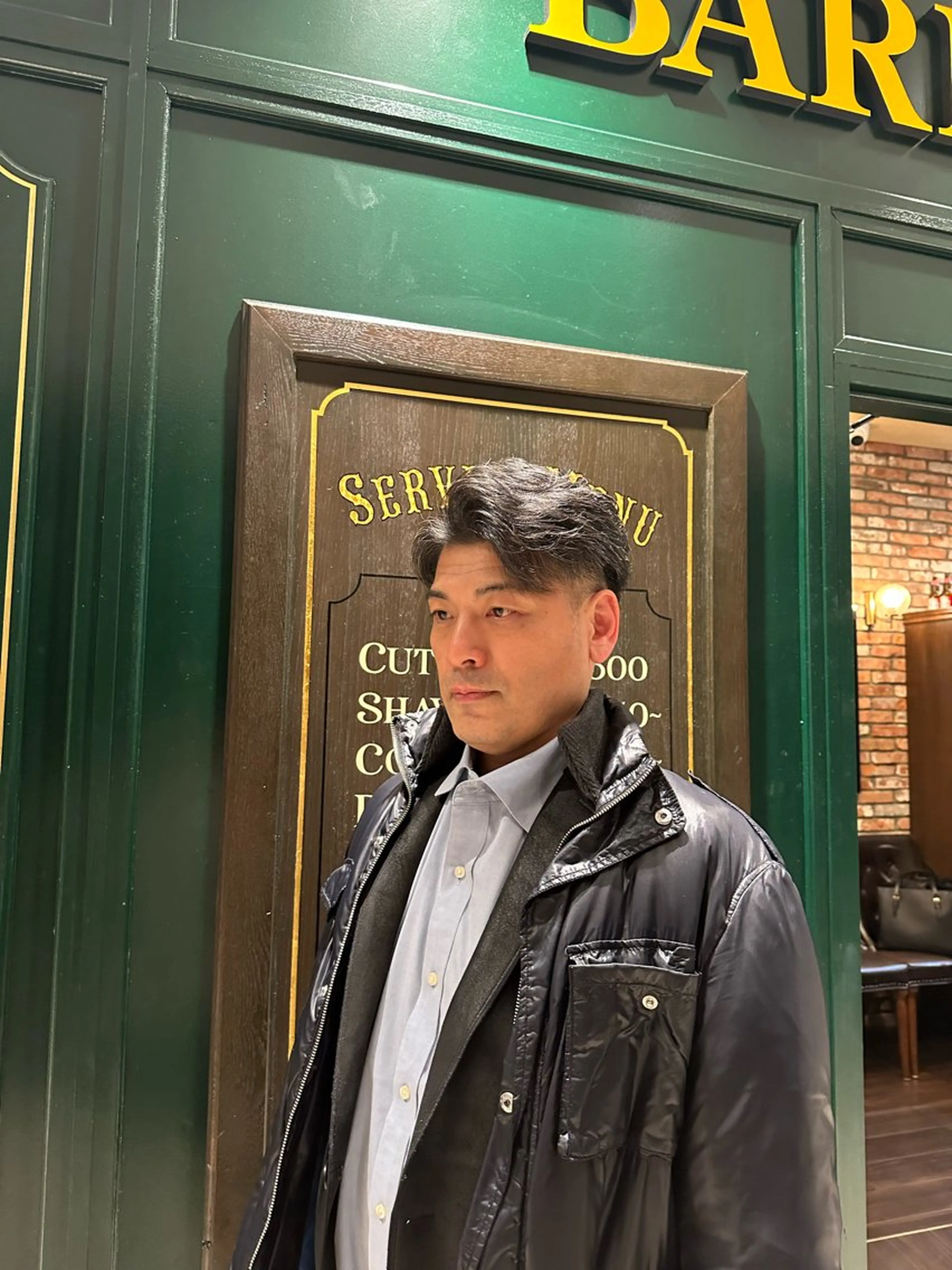ミディアム ヒロ銀座 ヘアーサロン名駅西口店所属・ヒロ銀座名駅西口 長尾 匡起のヘアスタイル