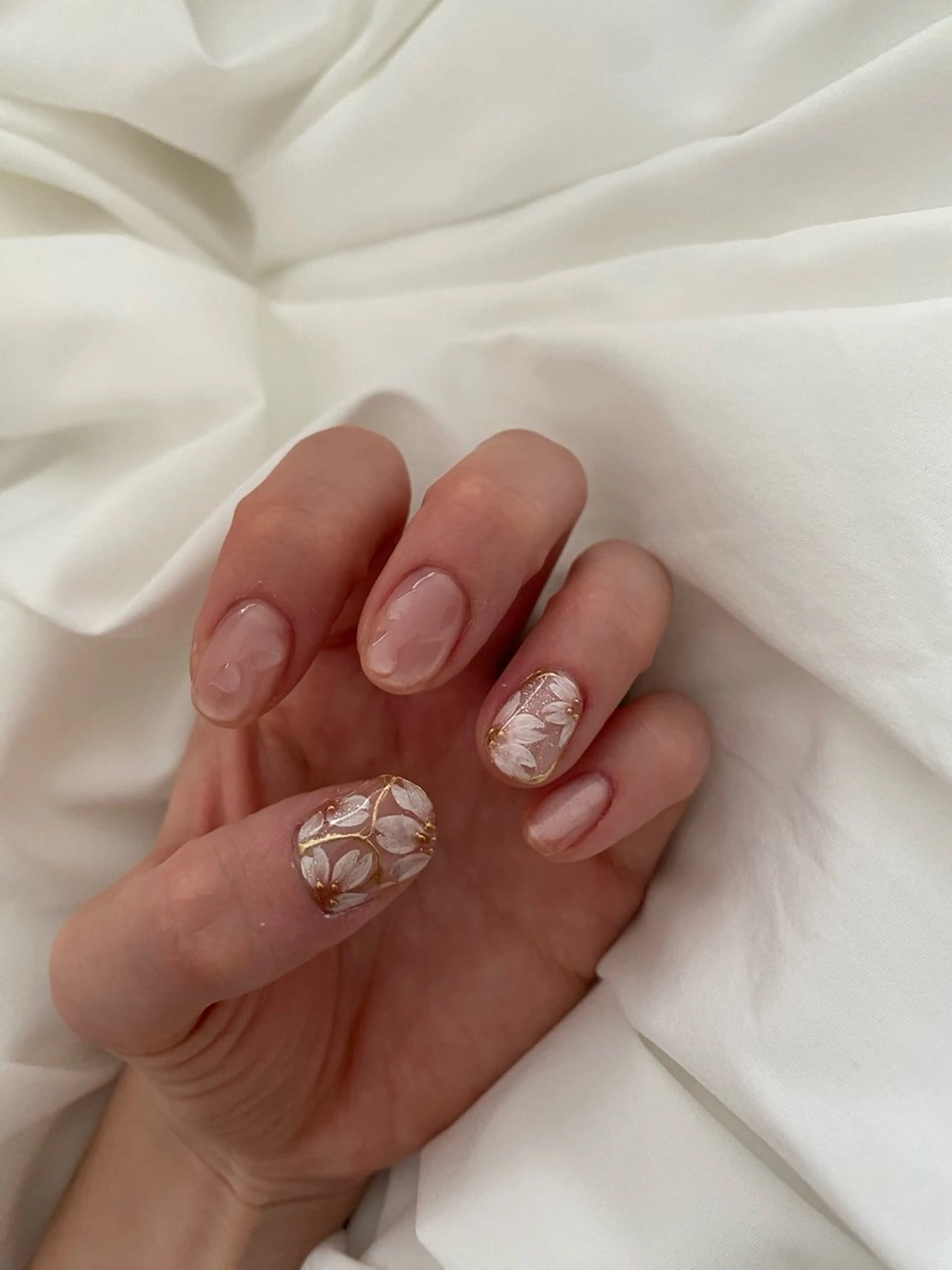 simple design（初回オフ無料/アート2本まで）　アートのお爪にはパーツ付け放題です🎀の写真