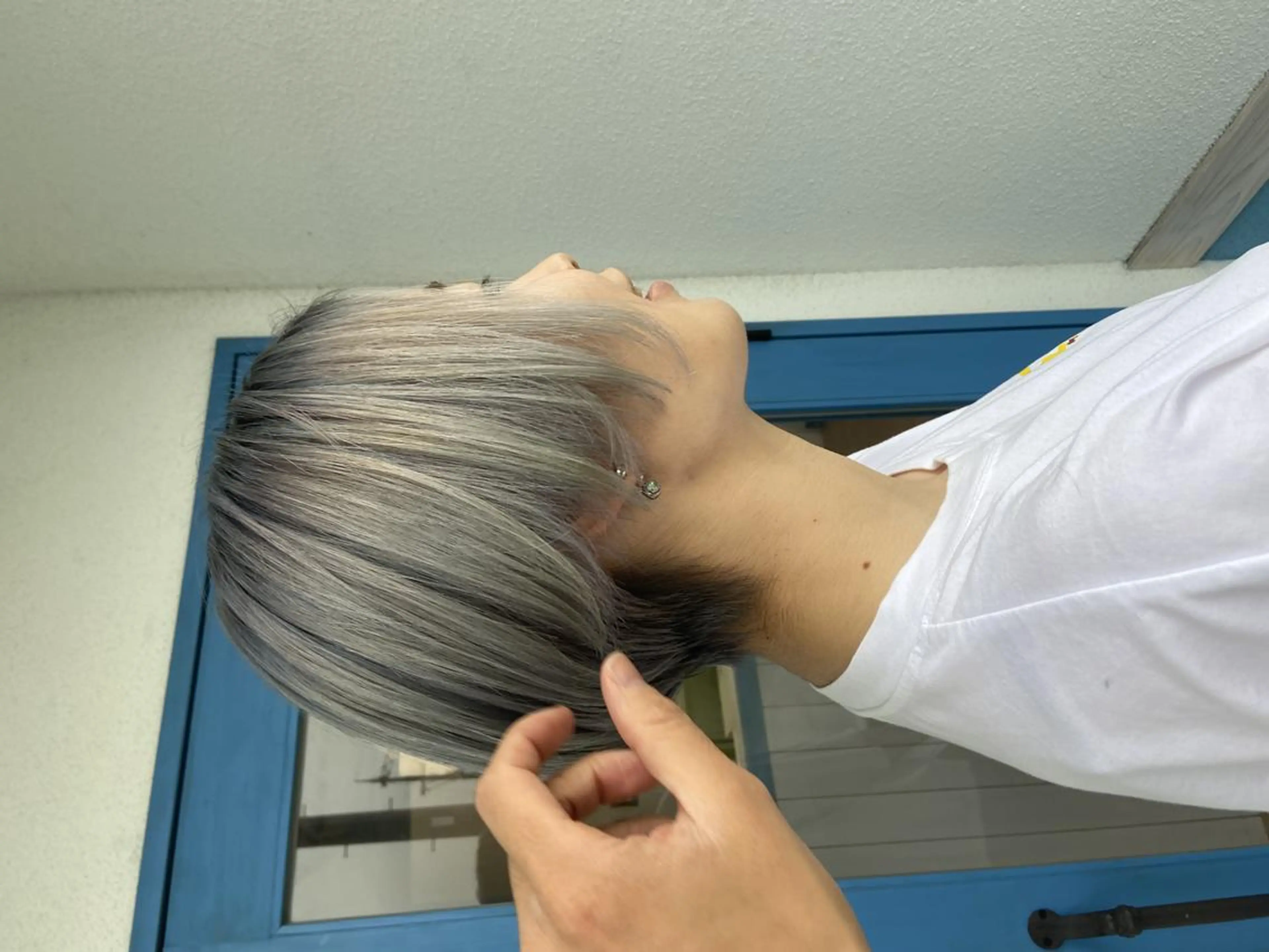 カラー ショート ベリーショート アディクシーカラー アッシュ バレイヤージュ ブリーチ corazon ブリーチのヘアスタイル