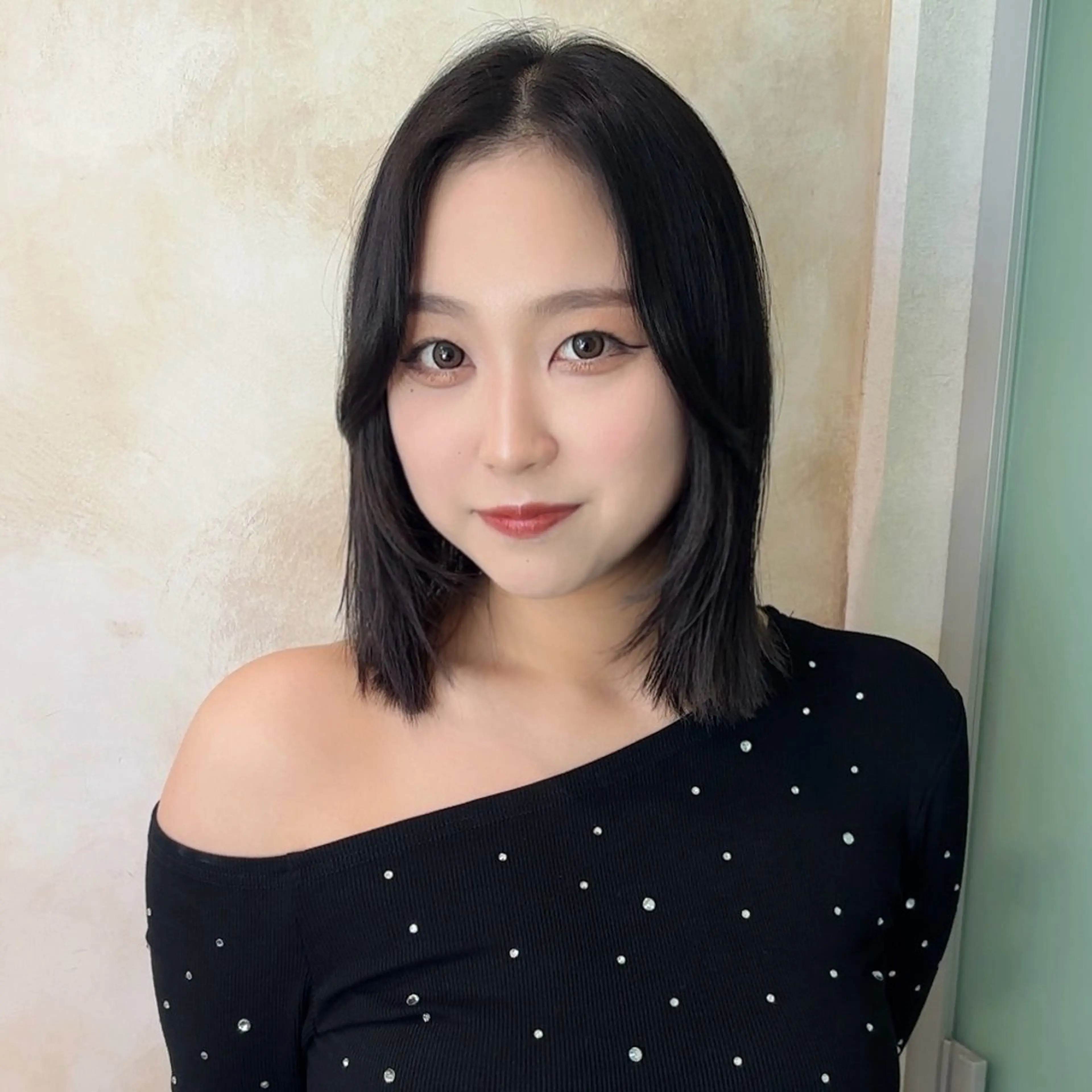ミディアム ボブレイヤー ミディアムレイヤー ボブ レイヤーカット カット ヘアカラー トリートメント "滋賀ボブといえば" 吉村　友輝のヘアスタイル