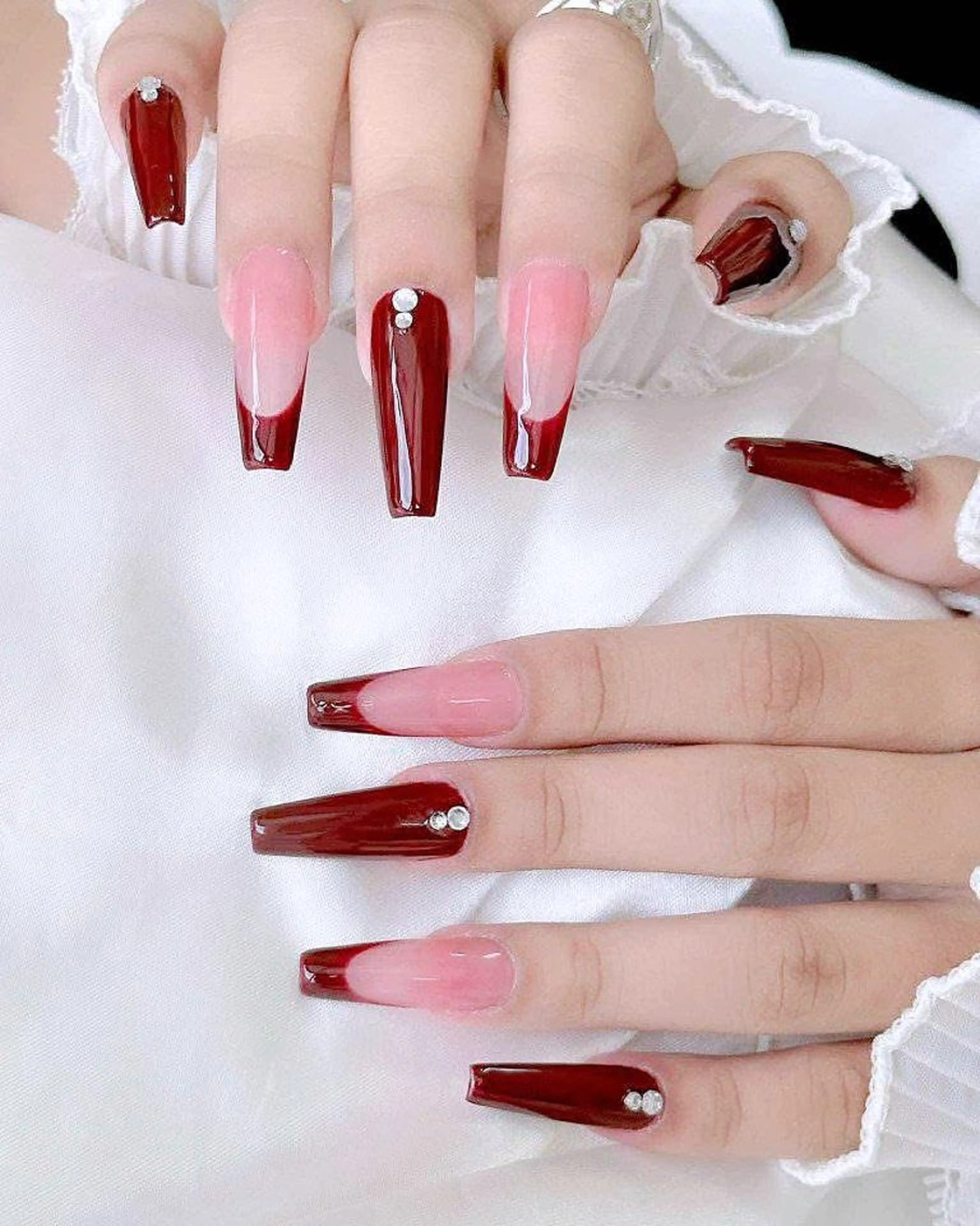 ネイル フットネイル ジェルネイル 韓国ネイル マグネットネイル 持ち込み ハンドネイル Akiko ネイルサロン所属・AKIKO ネイルサロンのネイルデザイン