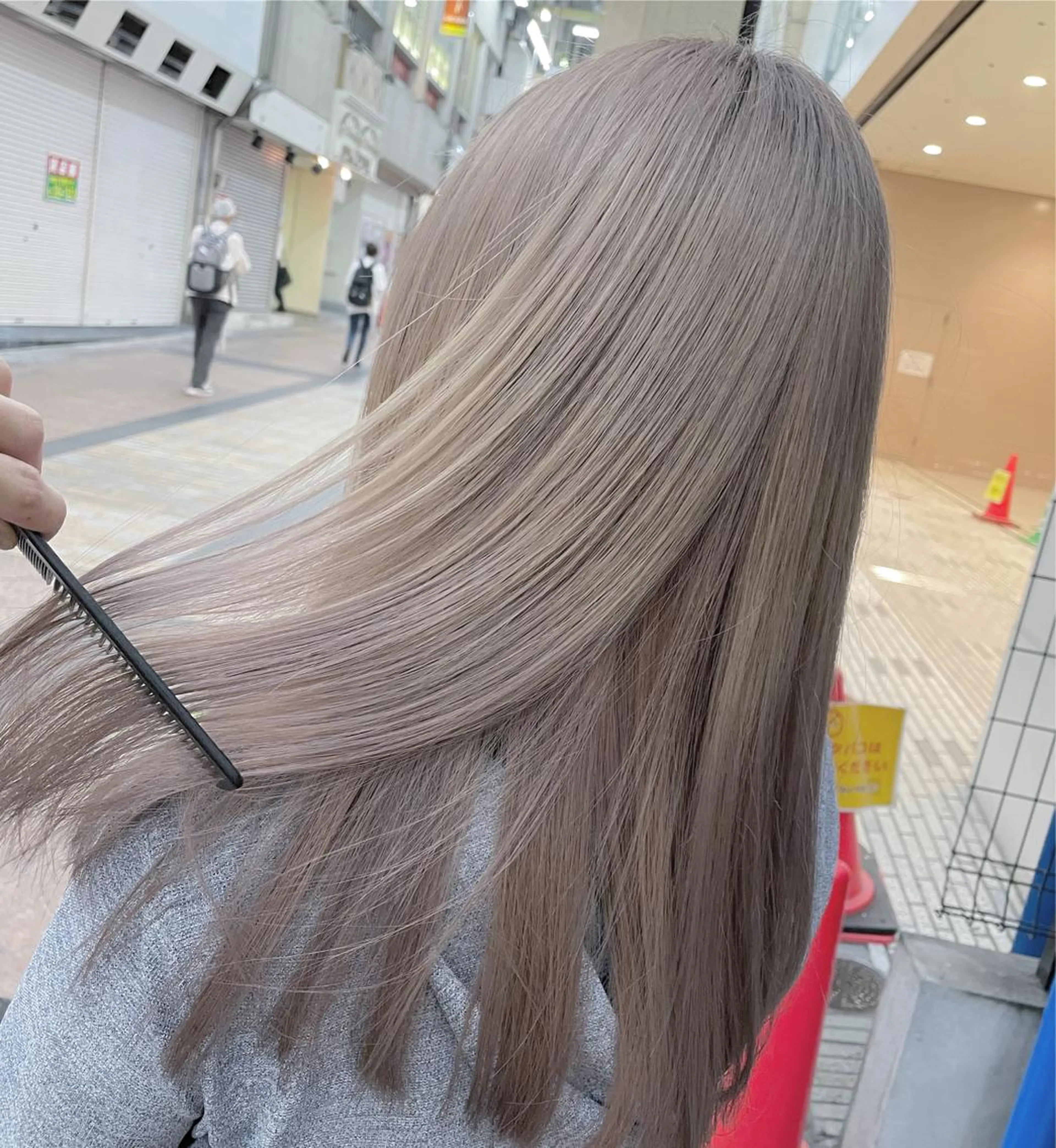 セミロング カラー ベージュカラー ミルクティーベージュ 髪質改善 トリートメント 酸熱トリートメント カット ヘアカラー レイヤー＆ブリーチ 職人✂︎藤澤一成😊のヘアスタイル