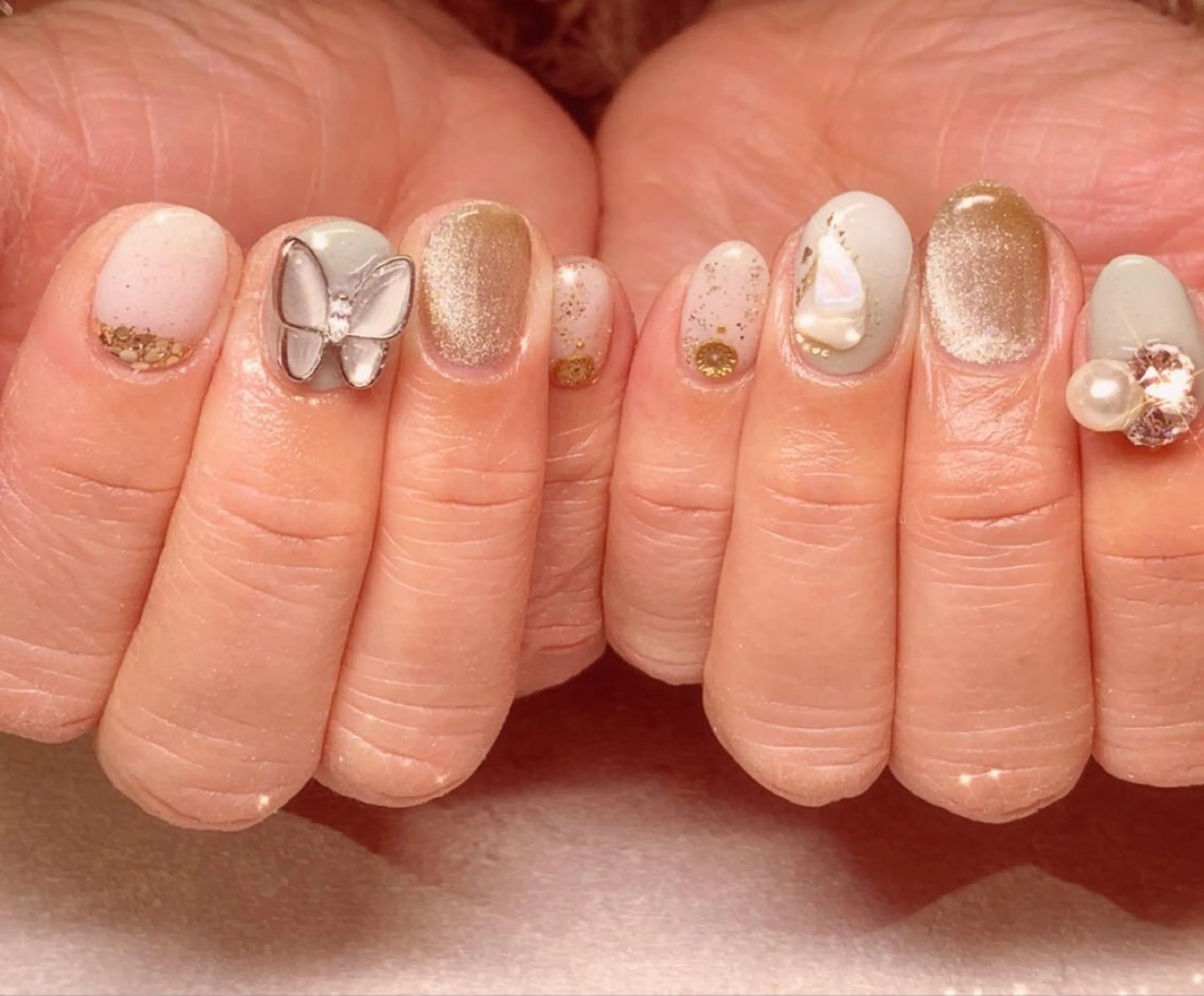 ネイル ホワイト GULLIG söt GULLIGのネイルデザイン