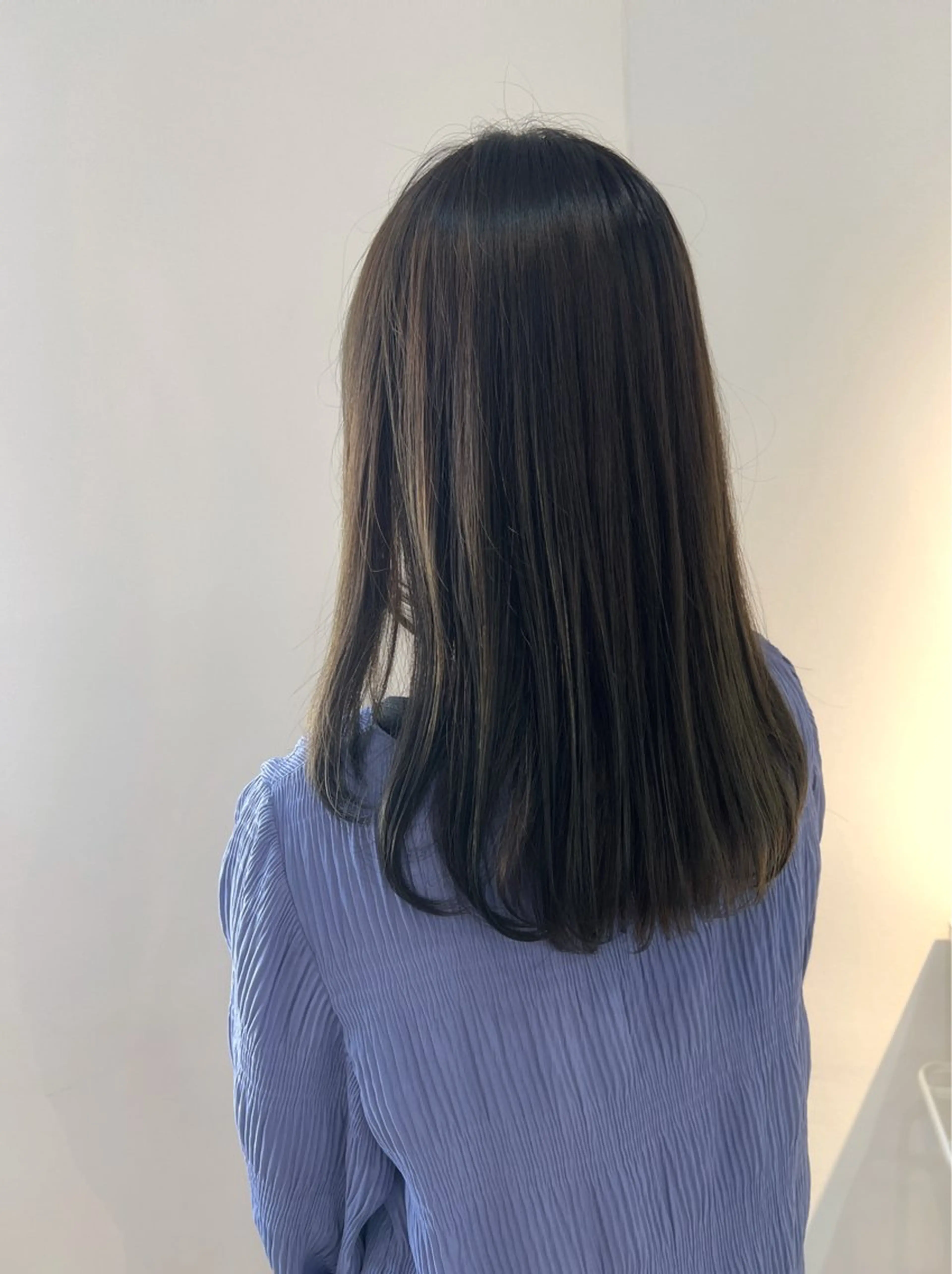 カラー グレージュ オリーブグレージュ オリーブグレー Mirror'所属・韓国ヘア/ショート 押本恵一のヘアスタイル