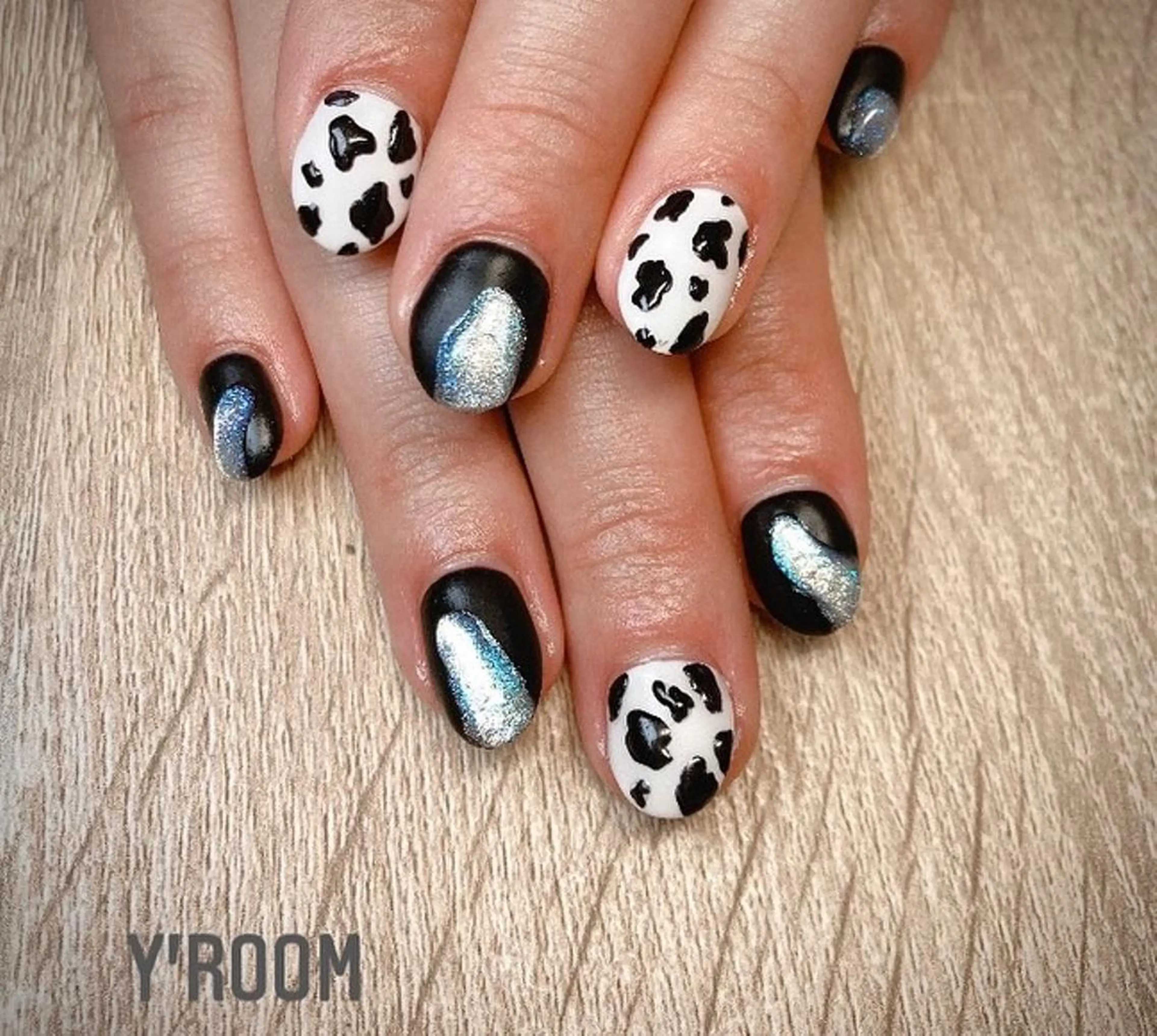 ネイル オーロラネイル フラッシュネイル フットネイル ジェルネイル 氷ネイル・うるうるネイル YUKA （ネイリスト）のネイルデザイン