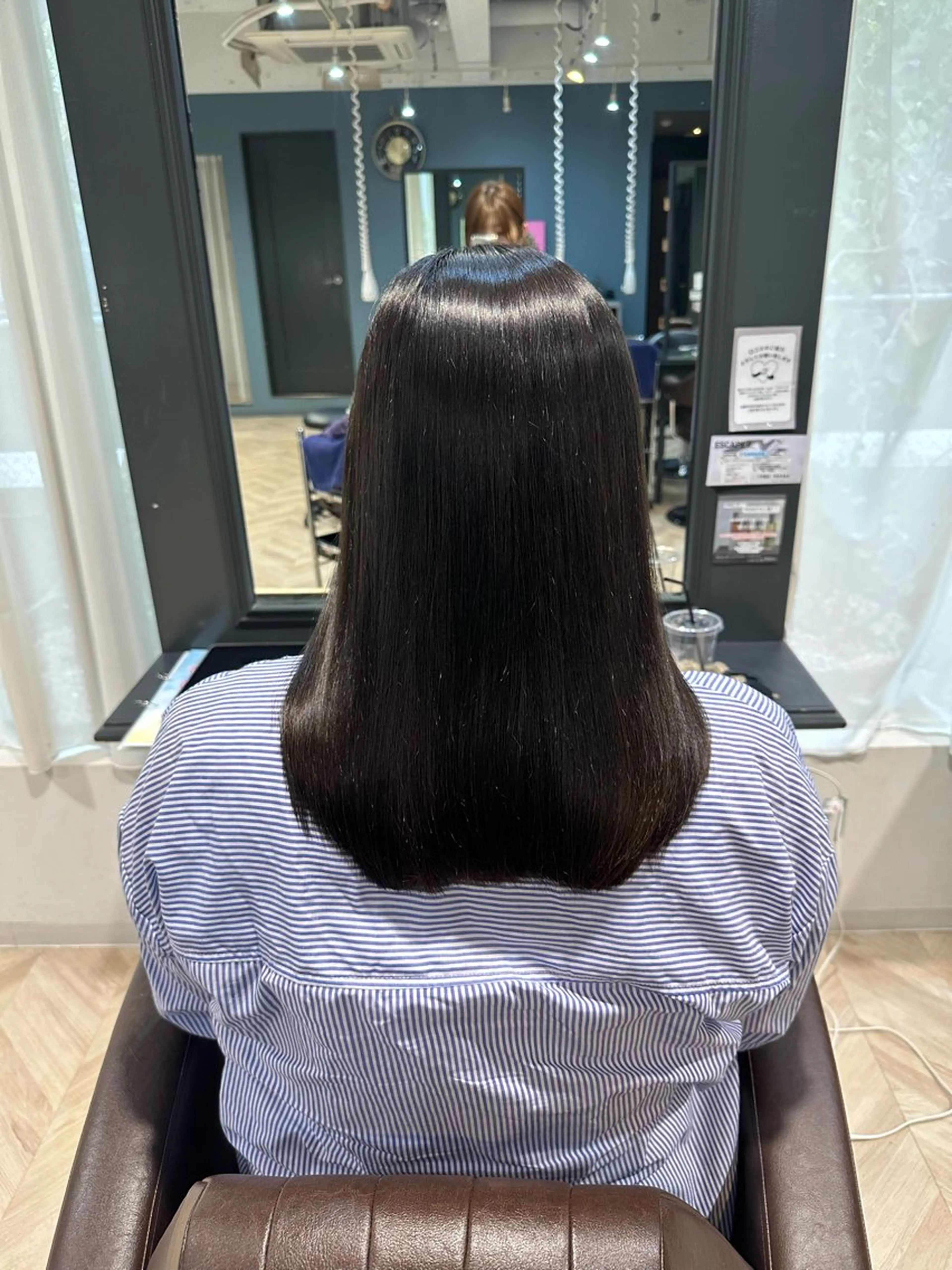 ミディアム くせ毛 トリートメント ヘアカラー 縮毛矯正 縮毛矯正／透明感カラ ー／西梅田/川上京香のヘアスタイル