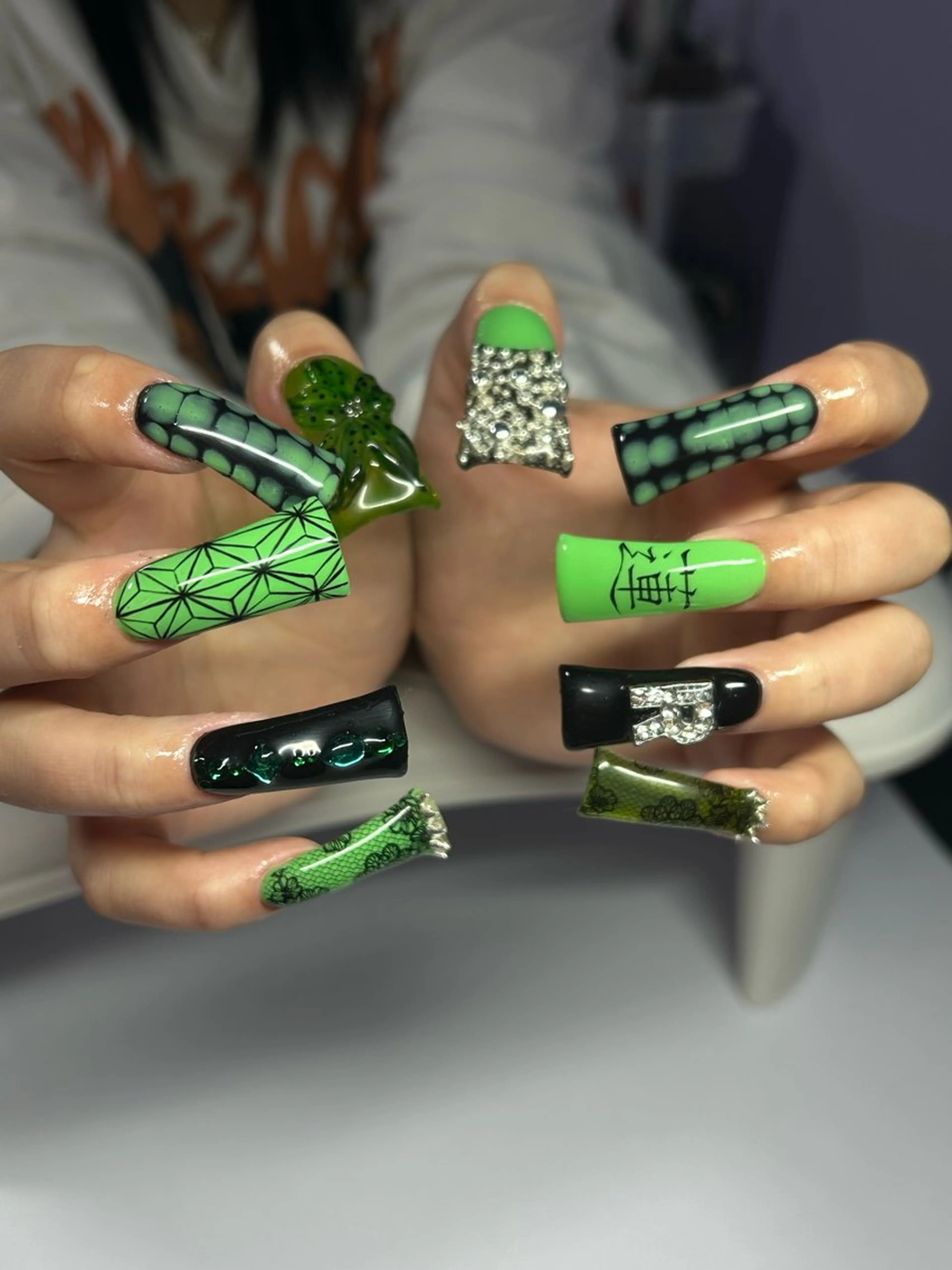 ネイル ハンドネイル NAIL ROOM COZMIC SISTA所属・Ronny ロニ 森ノ宮❤のネイルデザイン