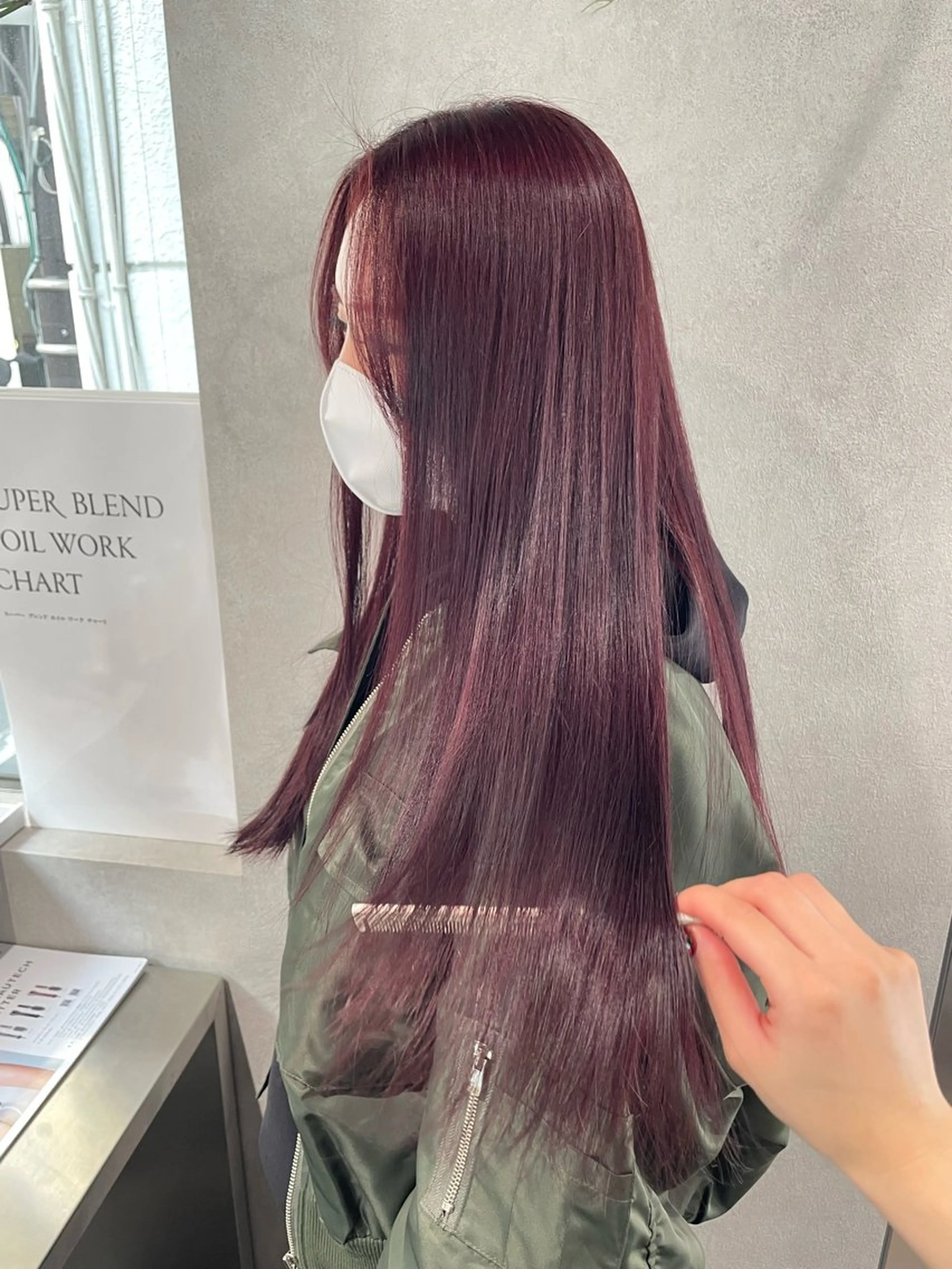 ロング カラー ブリーチ ボルドーカラー ブリーチなしカラー ヘアカラー ナチュラル透明感🌱 小山美樹子のヘアスタイル