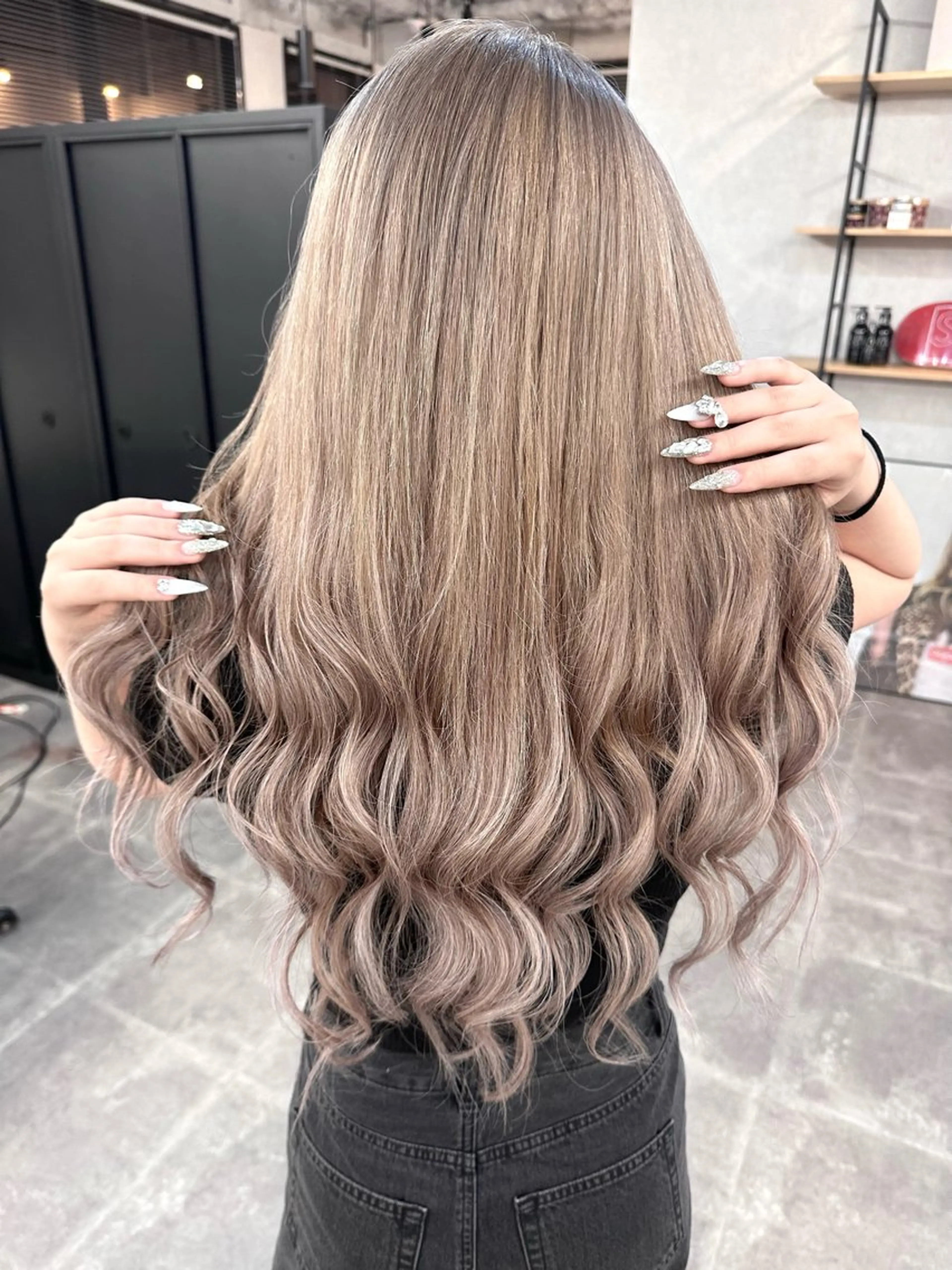 ロング ヘアカラー エクステ AIKA 🦋のヘアスタイル