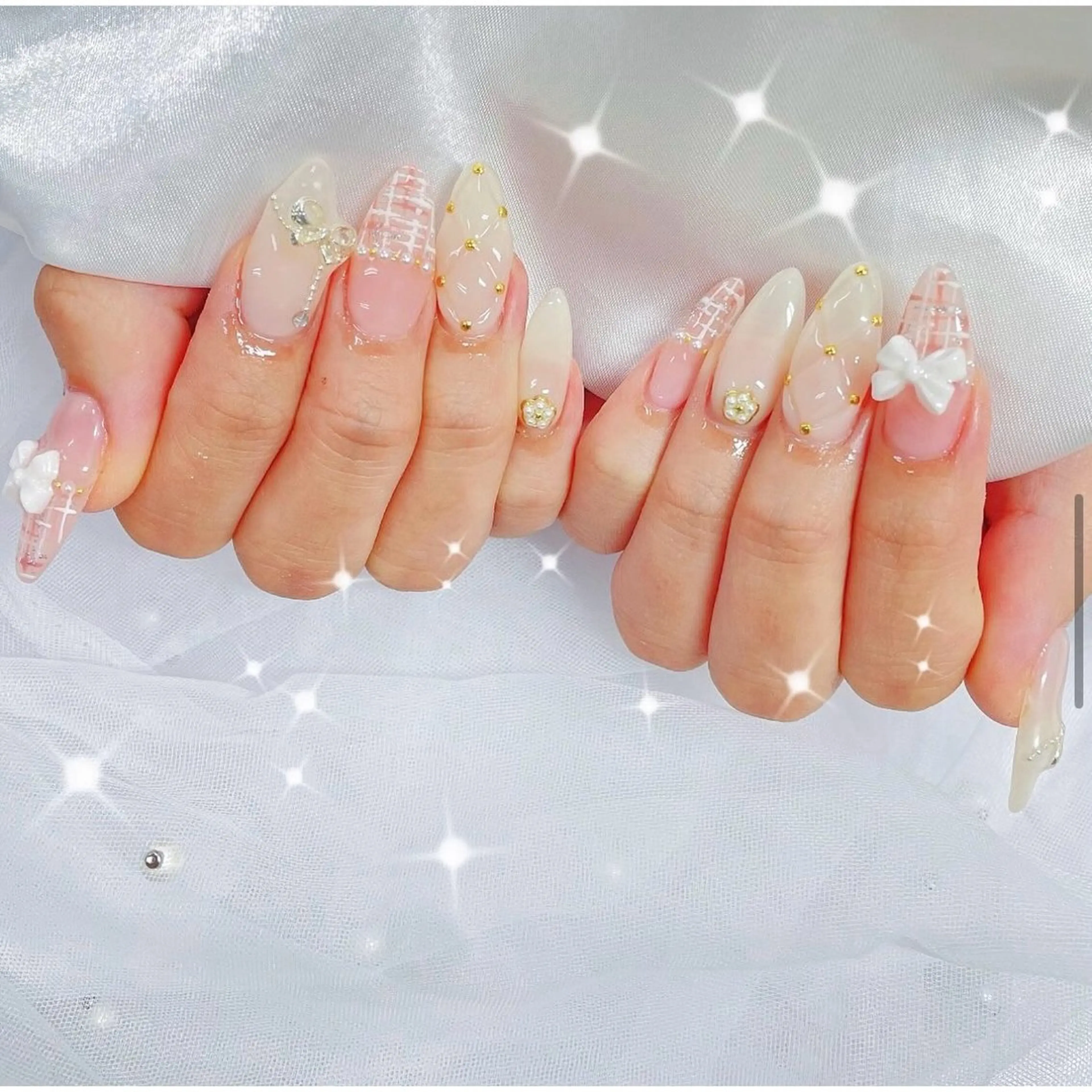 ネイル ハンドネイル misaki 🩰‎🤍🎀のネイルデザイン