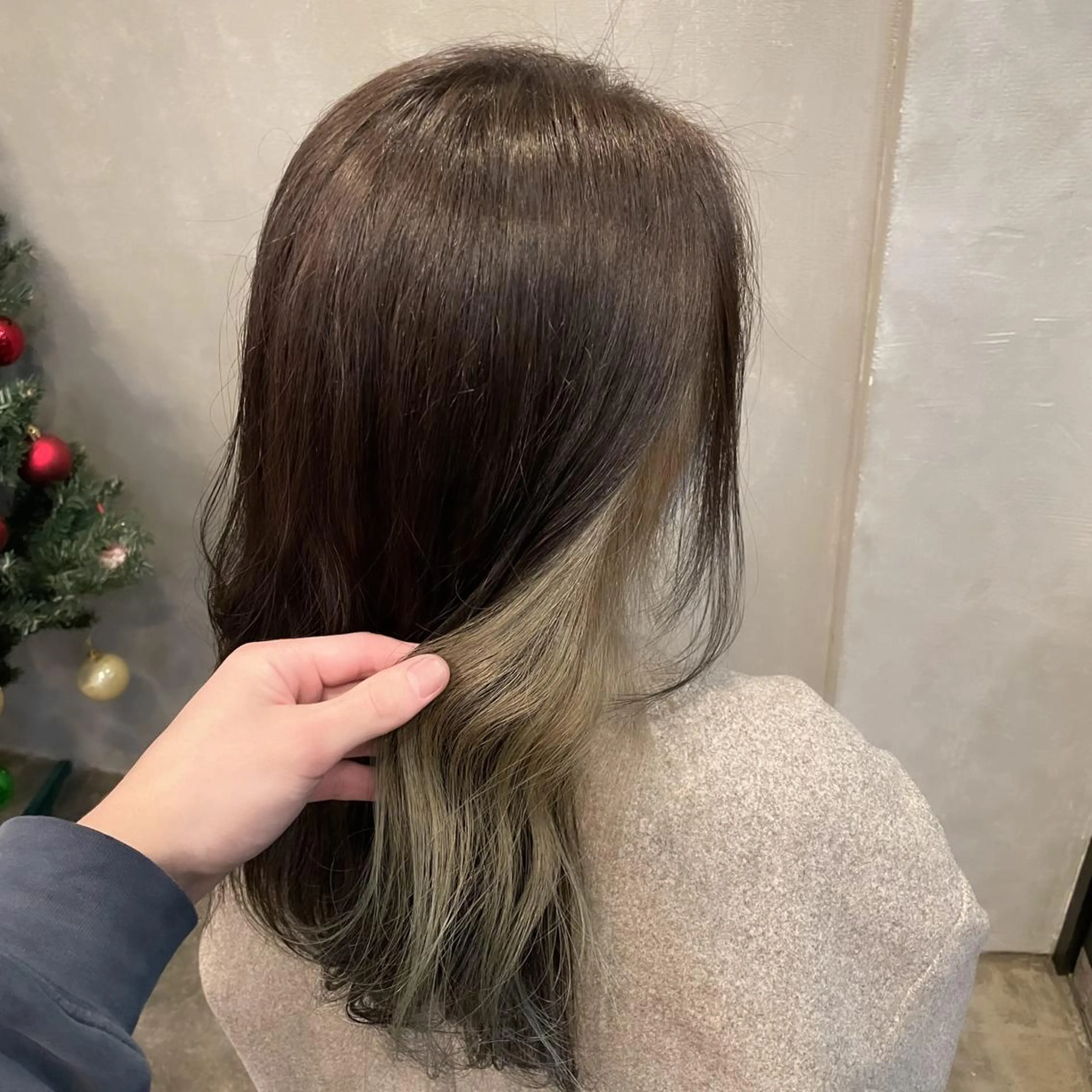 ロング カラー ヘアカラー トリートメント FERIA梅田🖤 透明感カラー🎀のヘアスタイル