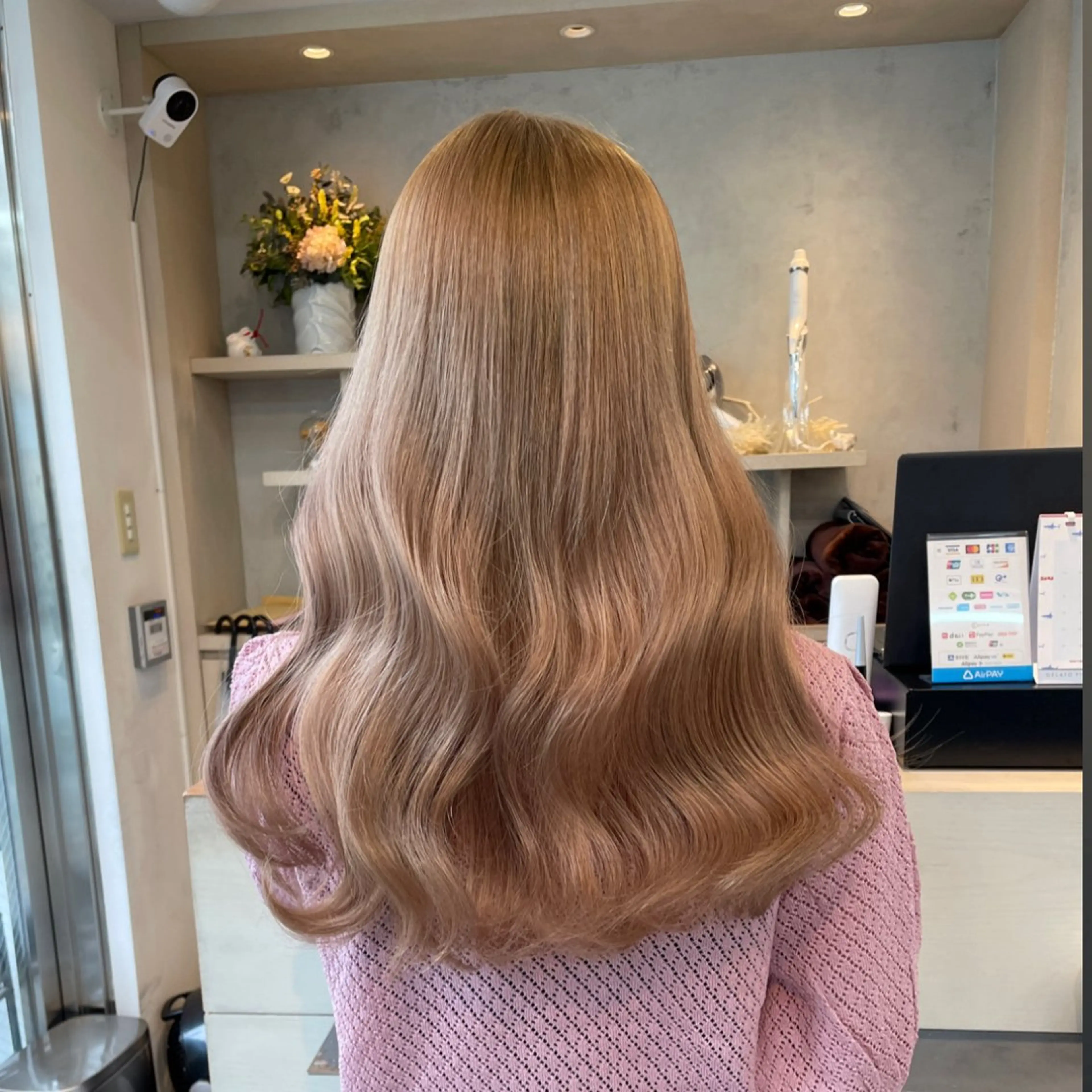 ロング カラー 髪質改善 トリートメント ブリーチなしピンク 赤井龍斗のヘアスタイル