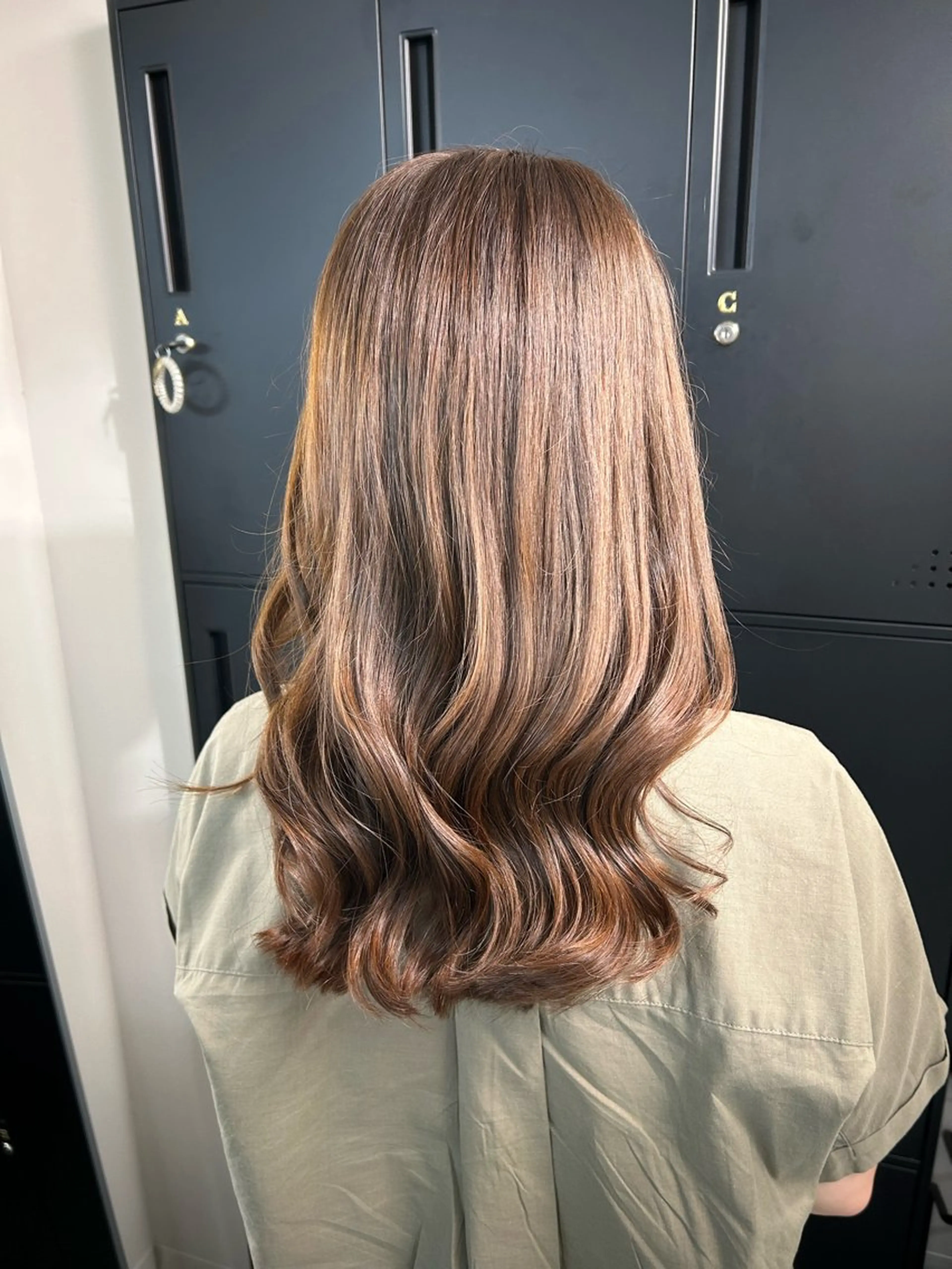 ロング カラー Afinar／ ユイカのヘアスタイル