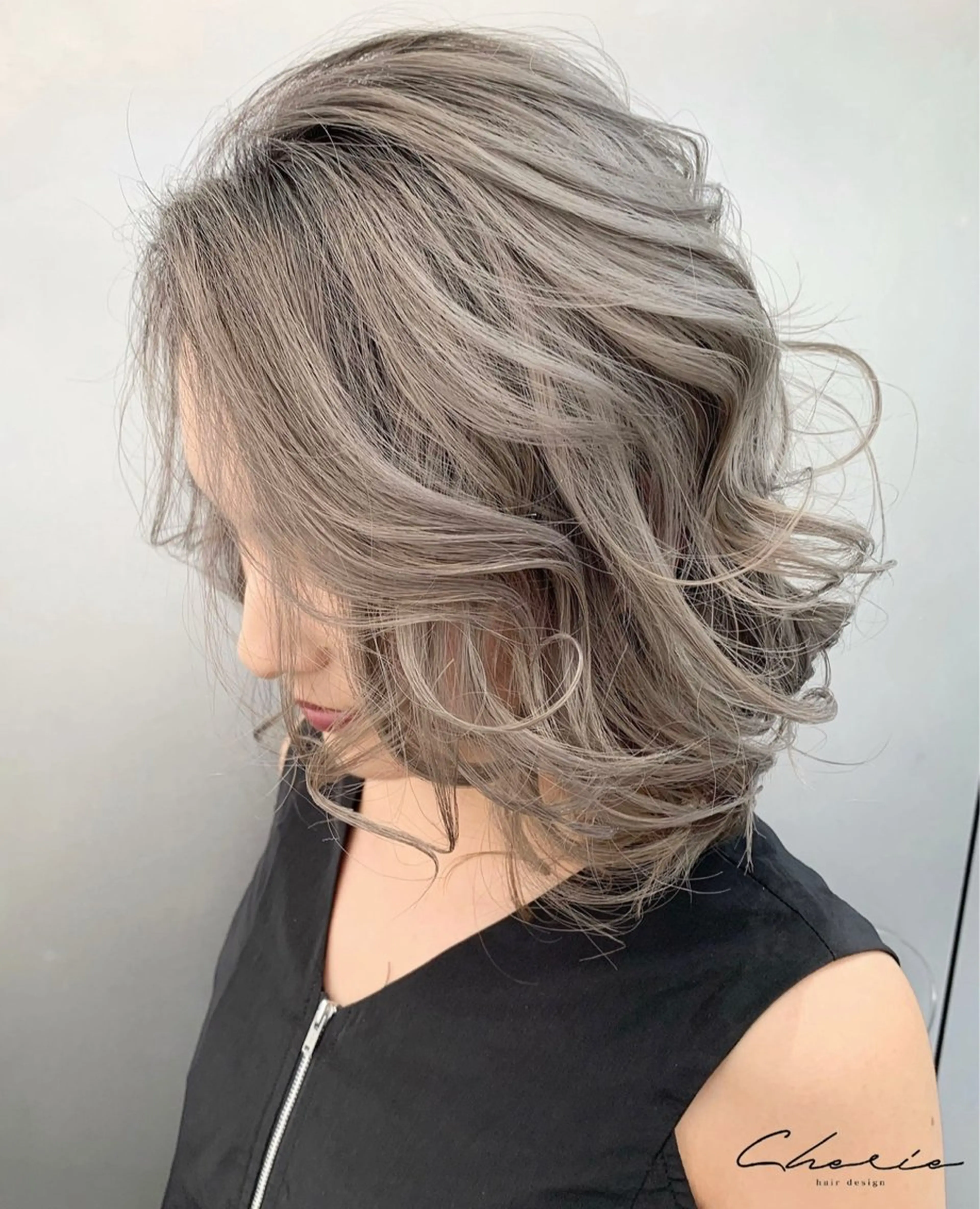 セミロング カラー ブリーチ ダブルカラー グレージュ ハイライトカラー ボブ ヘアカラー トリートメント CHERIEブリーチ ダブルカラー　天神のヘアスタイル