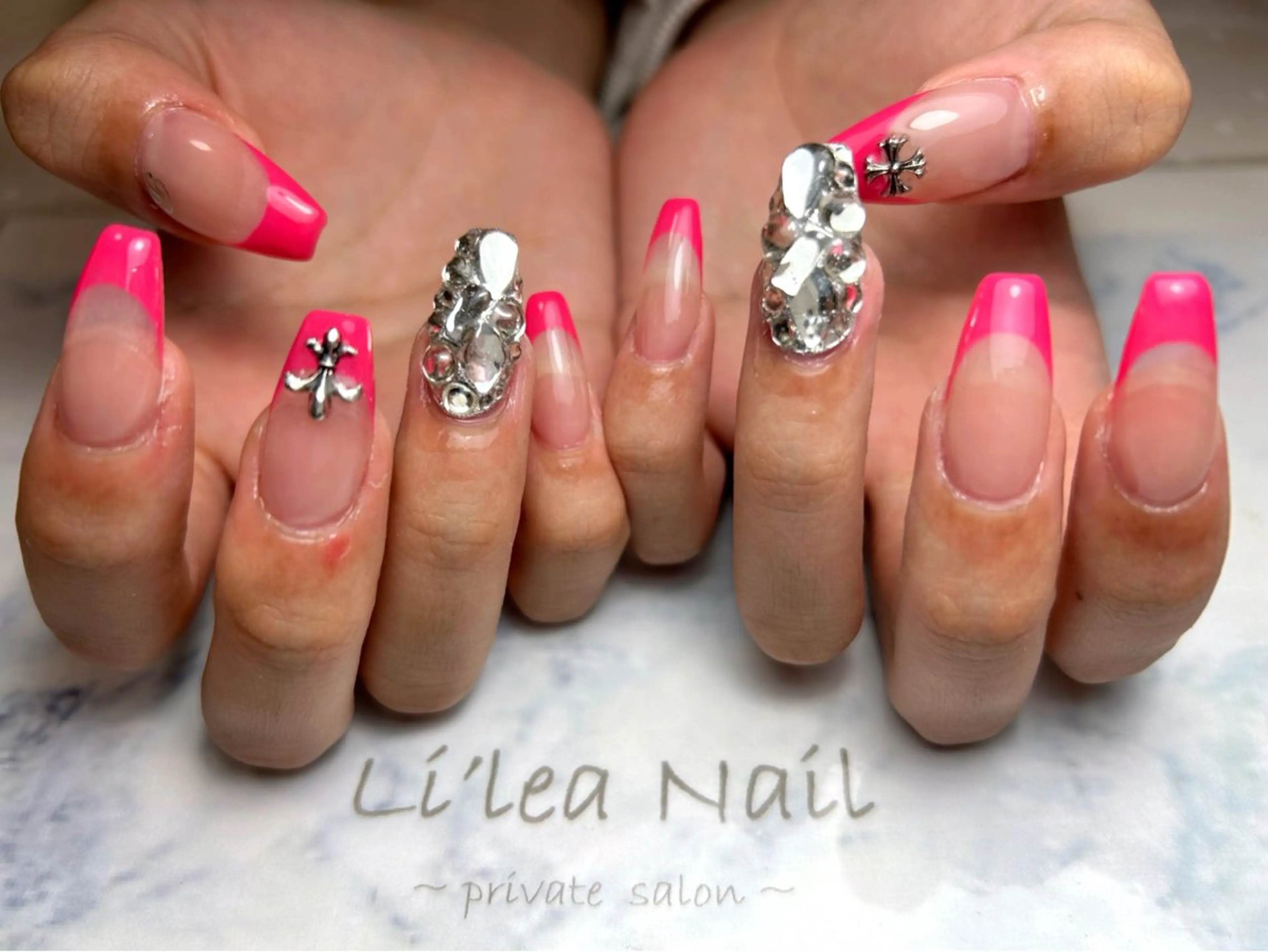 ネイル Li'leaNail AINAのネイルデザイン