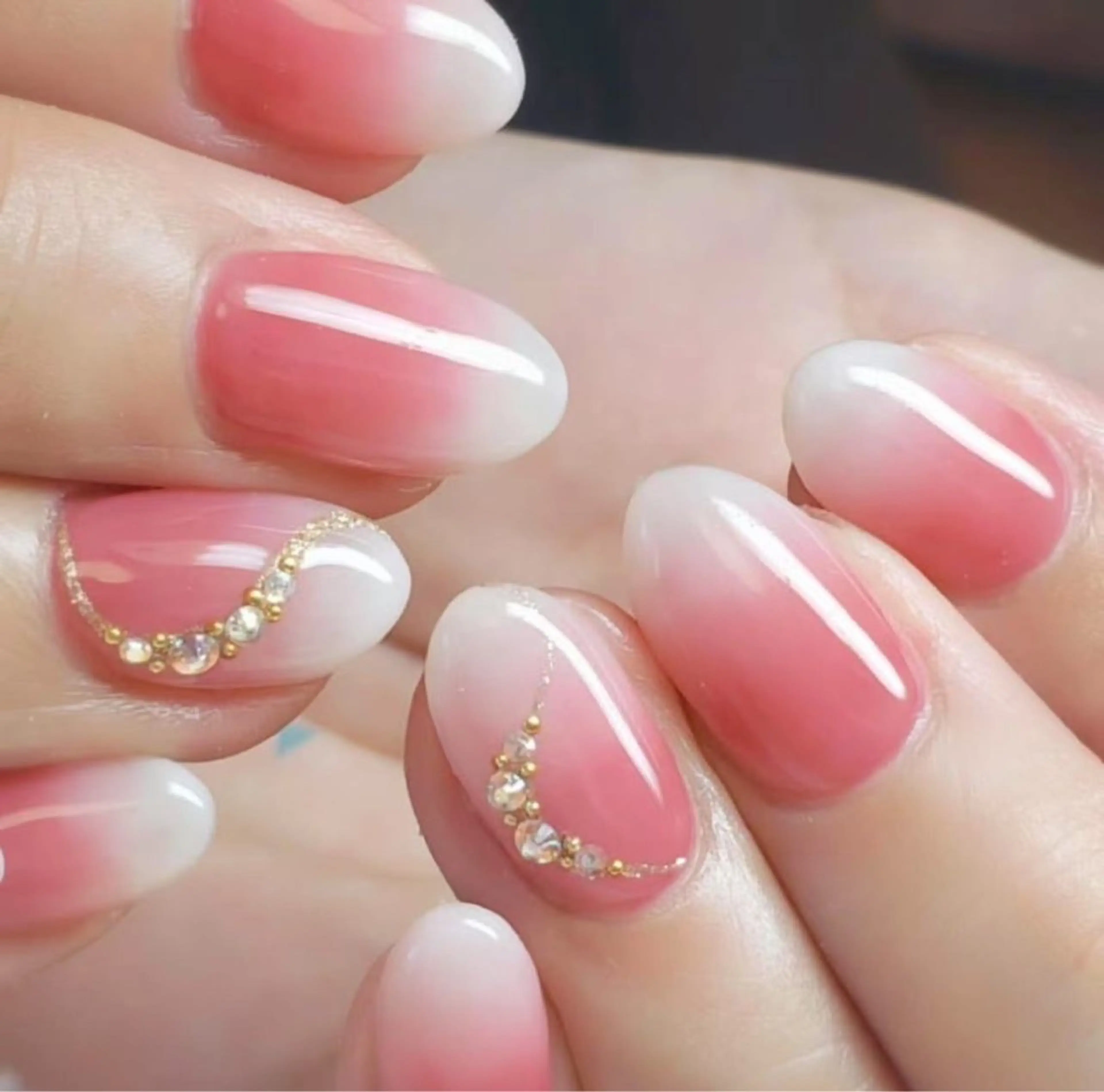 ネイル オーロラネイル チークネイル フットネイル フレンチネイル ジェルネイル miou beaut y salonのネイルデザイン