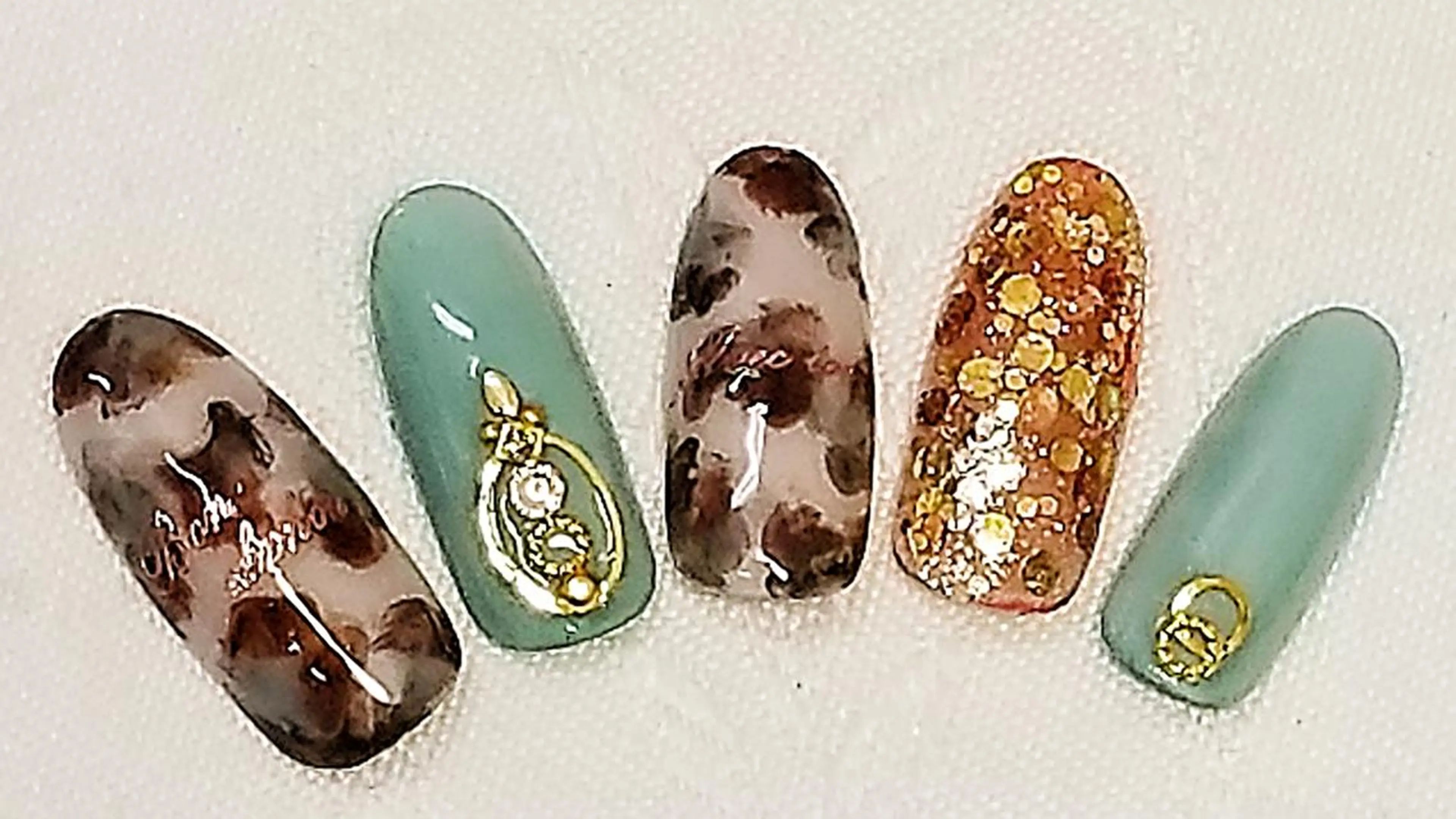 ネイル Kurara Sawadaのネイルデザイン
