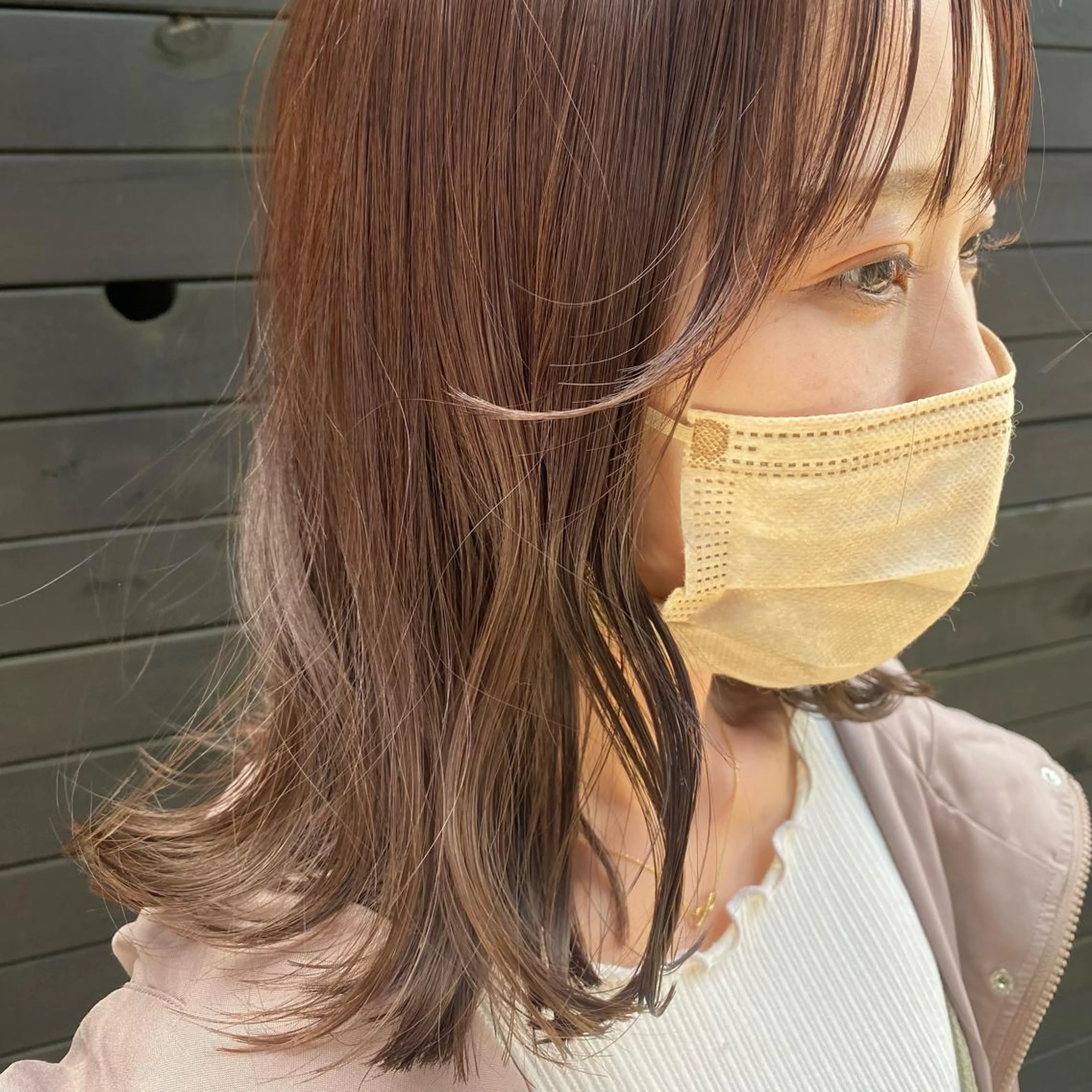 セミロング カラー ベージュカラー 透明感カラー ラベンダーカラー カット ヘアカラー 高橋 舟太郎のヘアスタイル