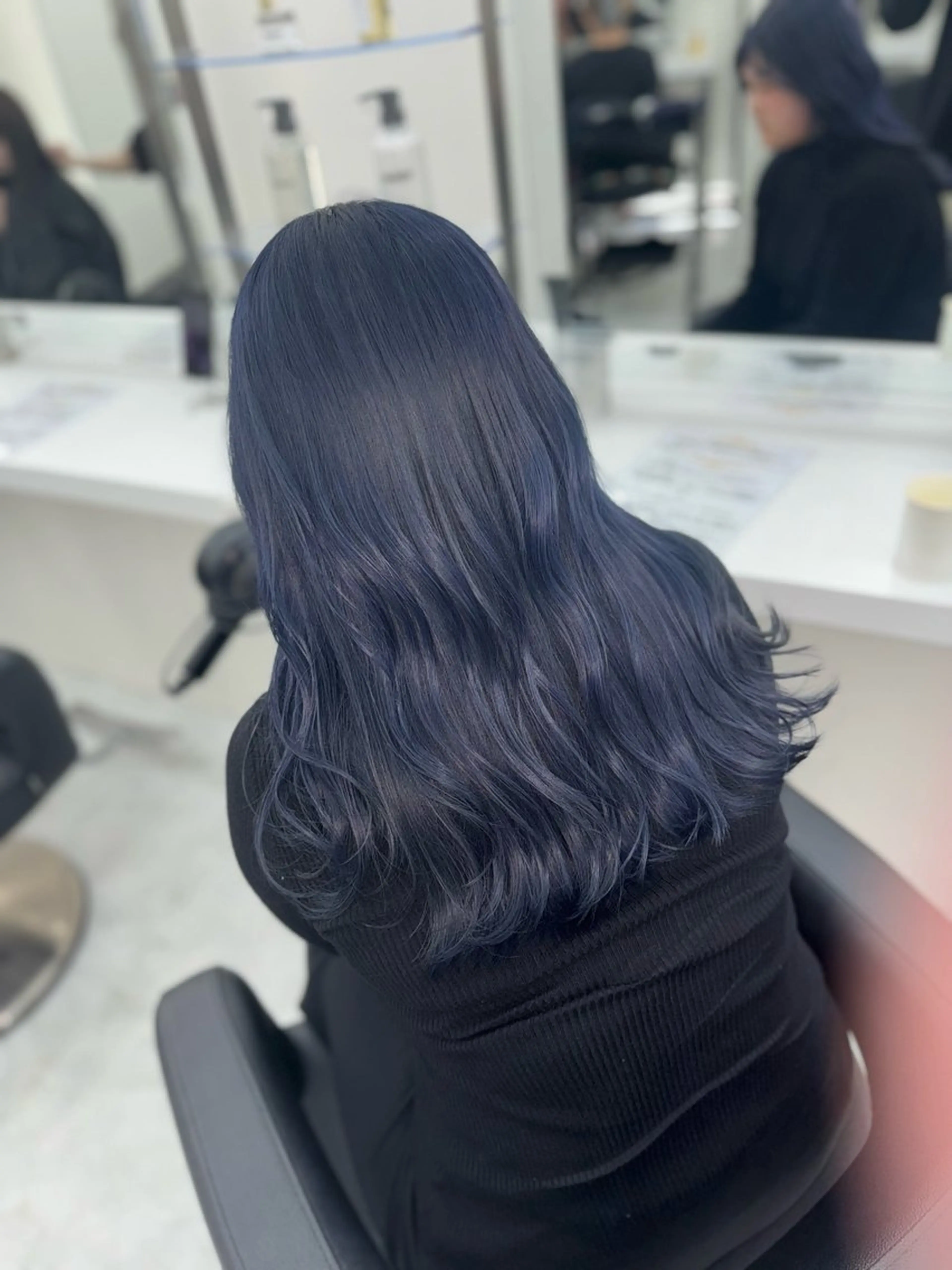 カラー 🩶niina 暗髪韓国系カラー🩶のヘアスタイル
