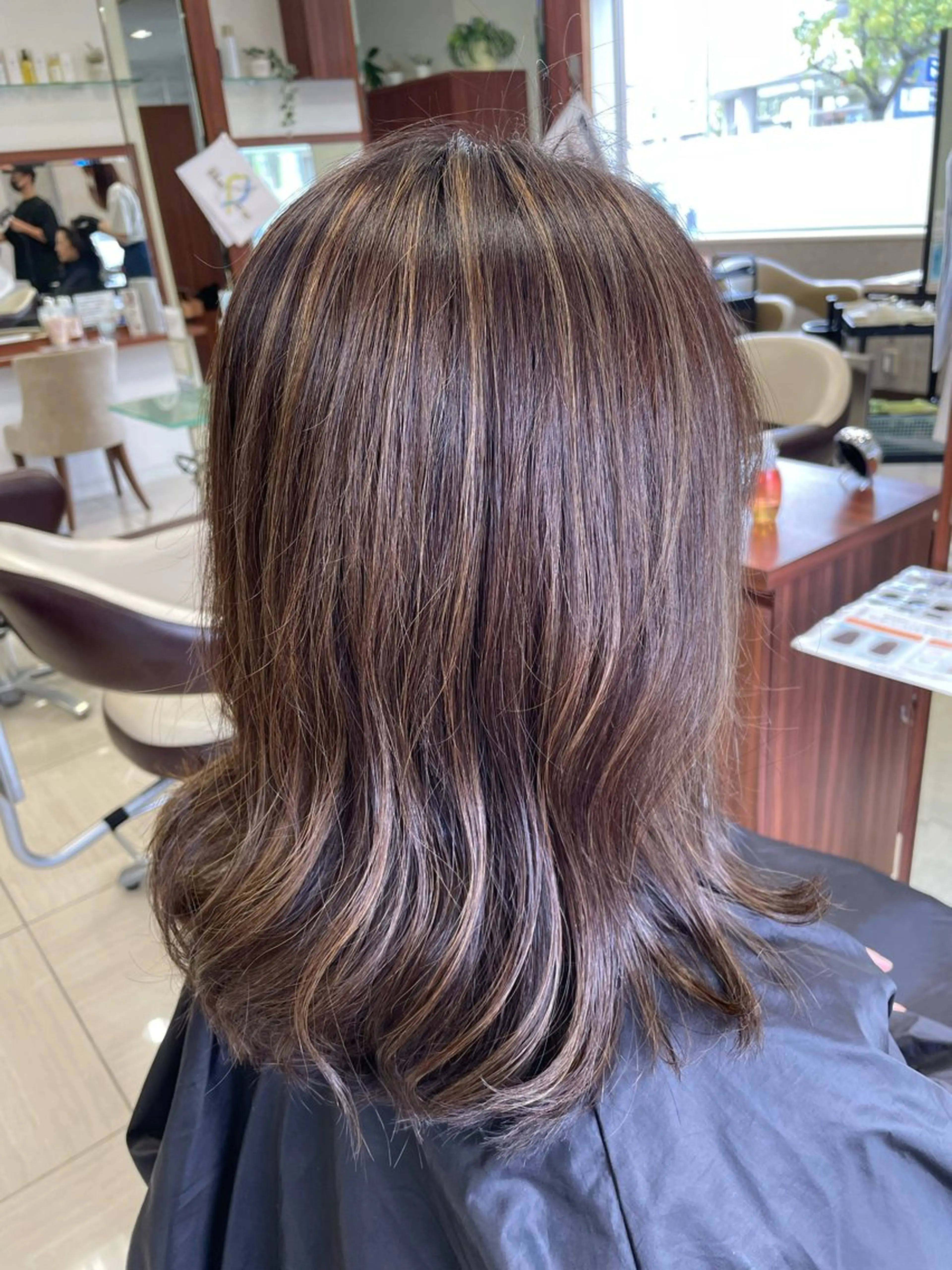 セミロング カラー ハイライトカラー ハイライト ヘアカラー 色川 優斗《髪質改善》のヘアスタイル
