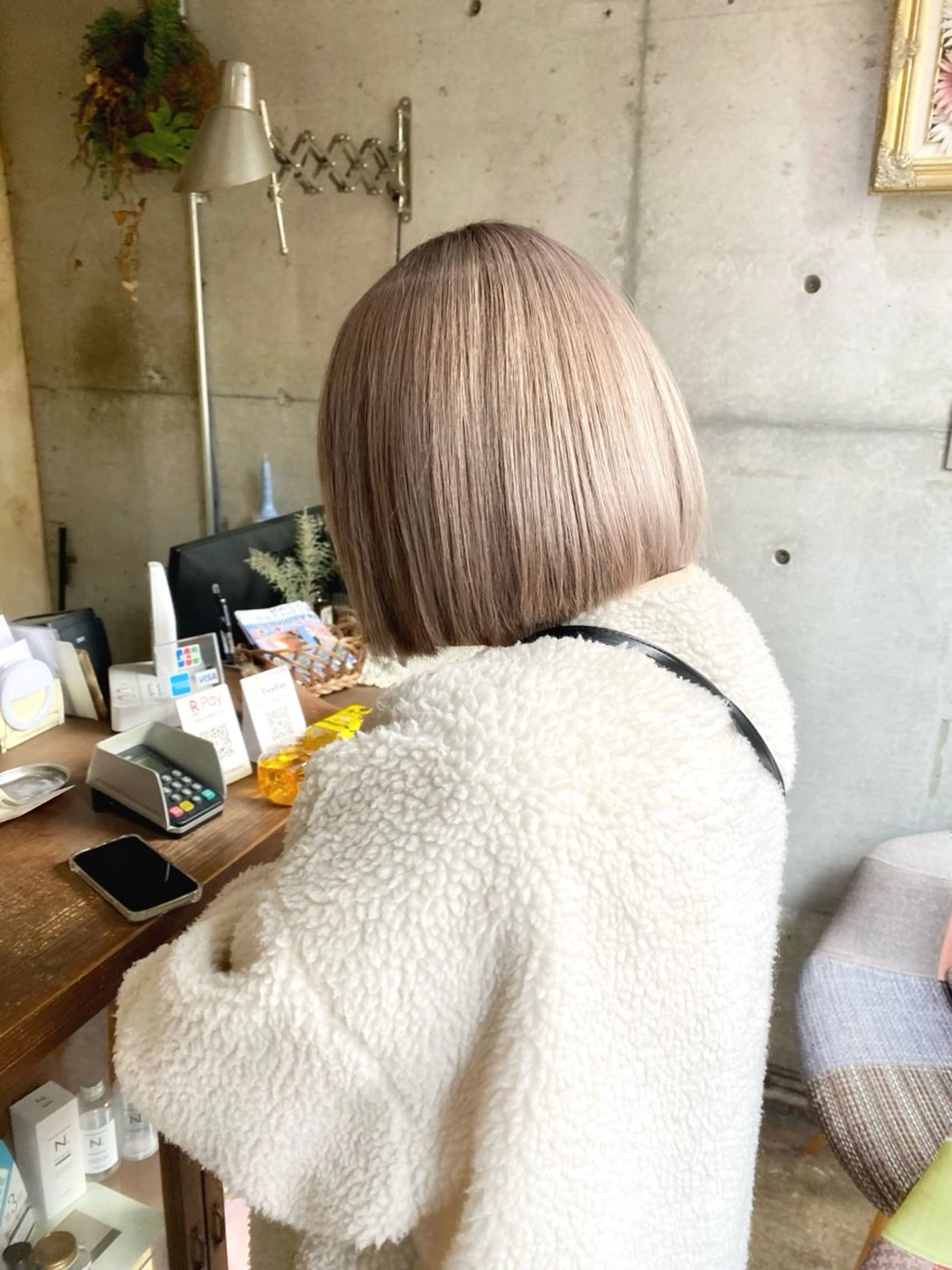 ミディアム カラー ブリーチ ショート/ハイライト /白髪ぼかし🌿松本のヘアスタイル