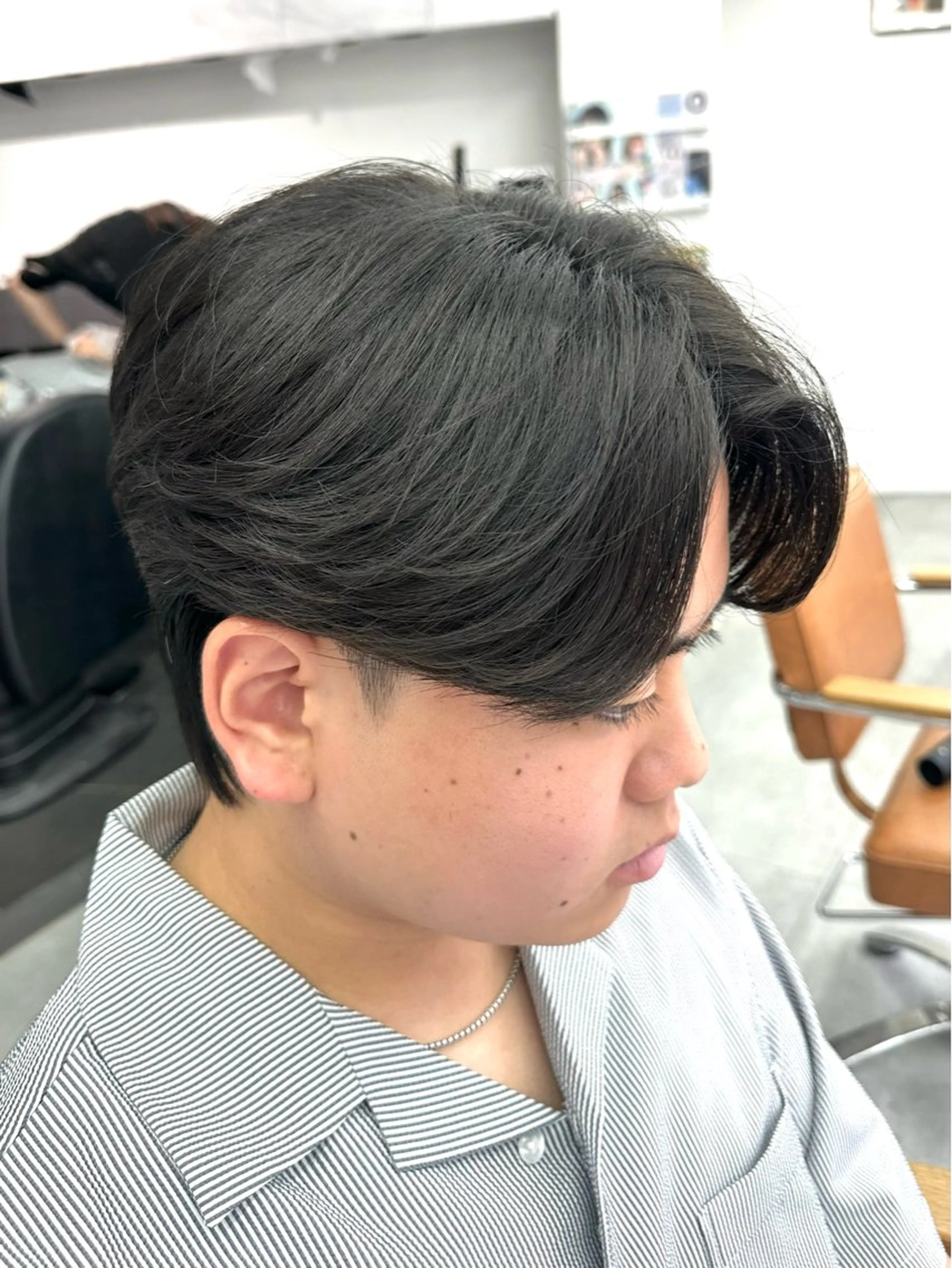 メンズ メンズブリーチ センターパート メンズパーマ 岐津公太 メンズ縮毛矯正のプロのヘアスタイル