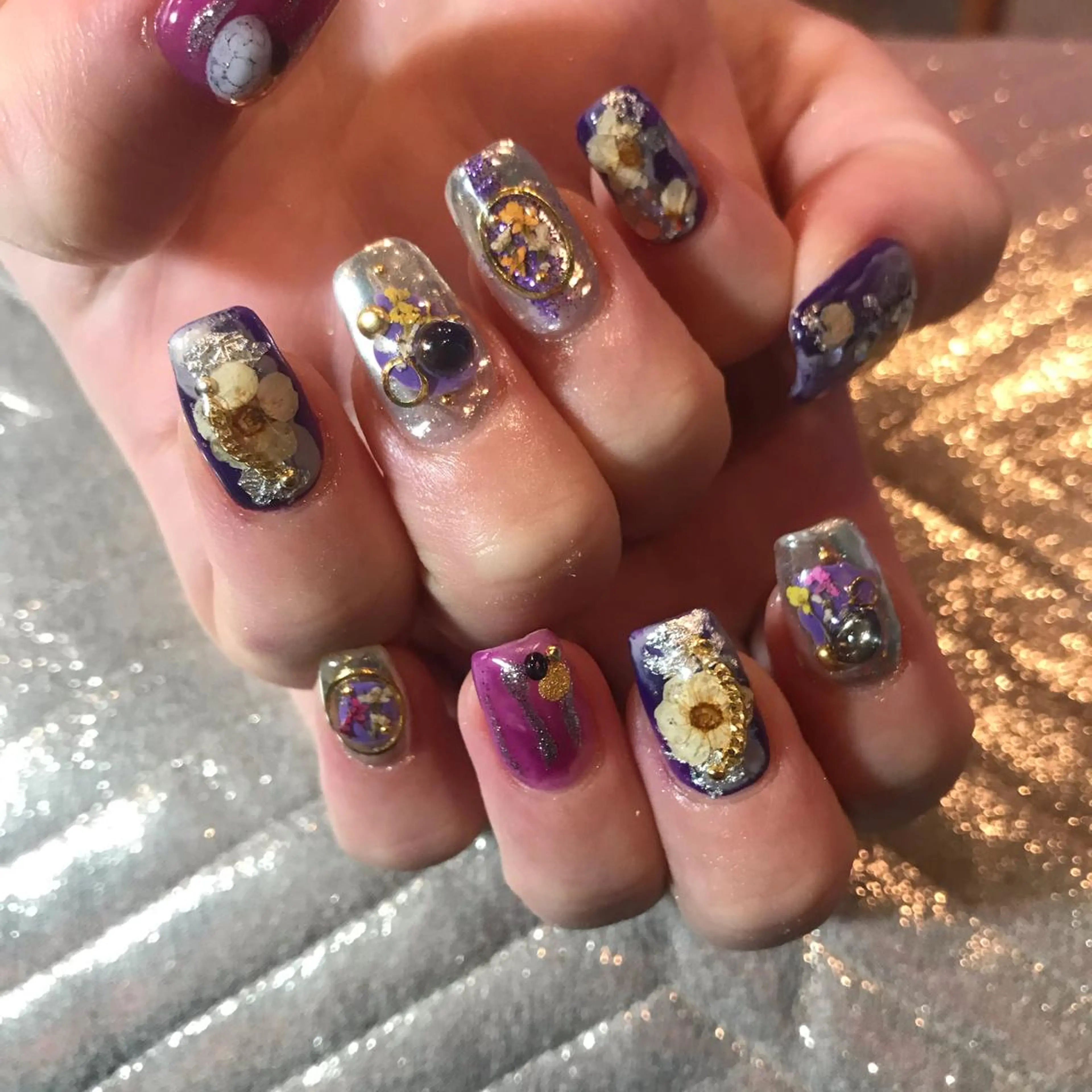 ネイル ハンドネイル キラキラ オメメのネイルデザイン