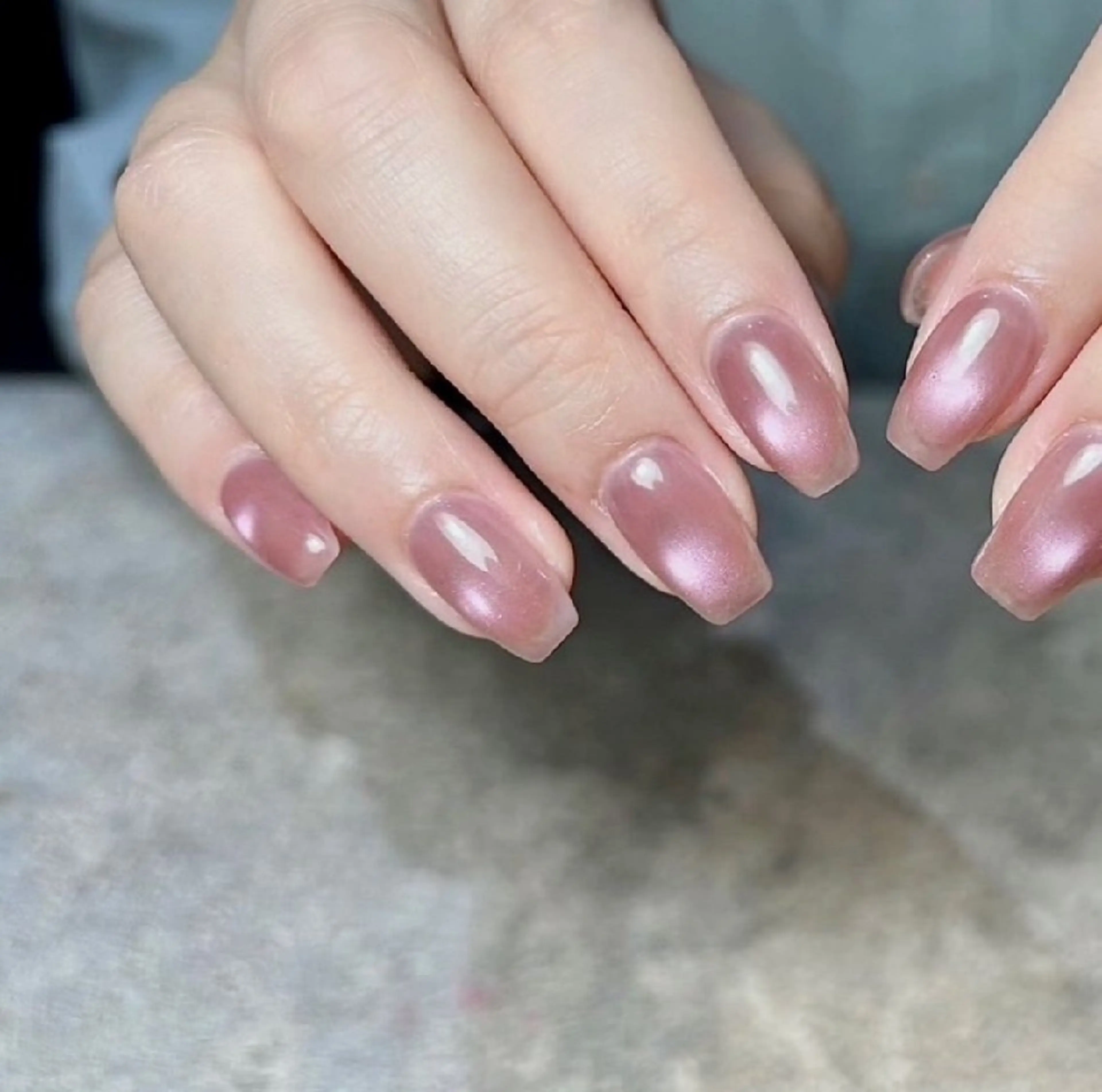ネイル マグネットネイル マグネットワンカラー ワンカラーネイル ハンドネイル nailsalon　blast所属・atelier　 univ.のネイルデザイン
