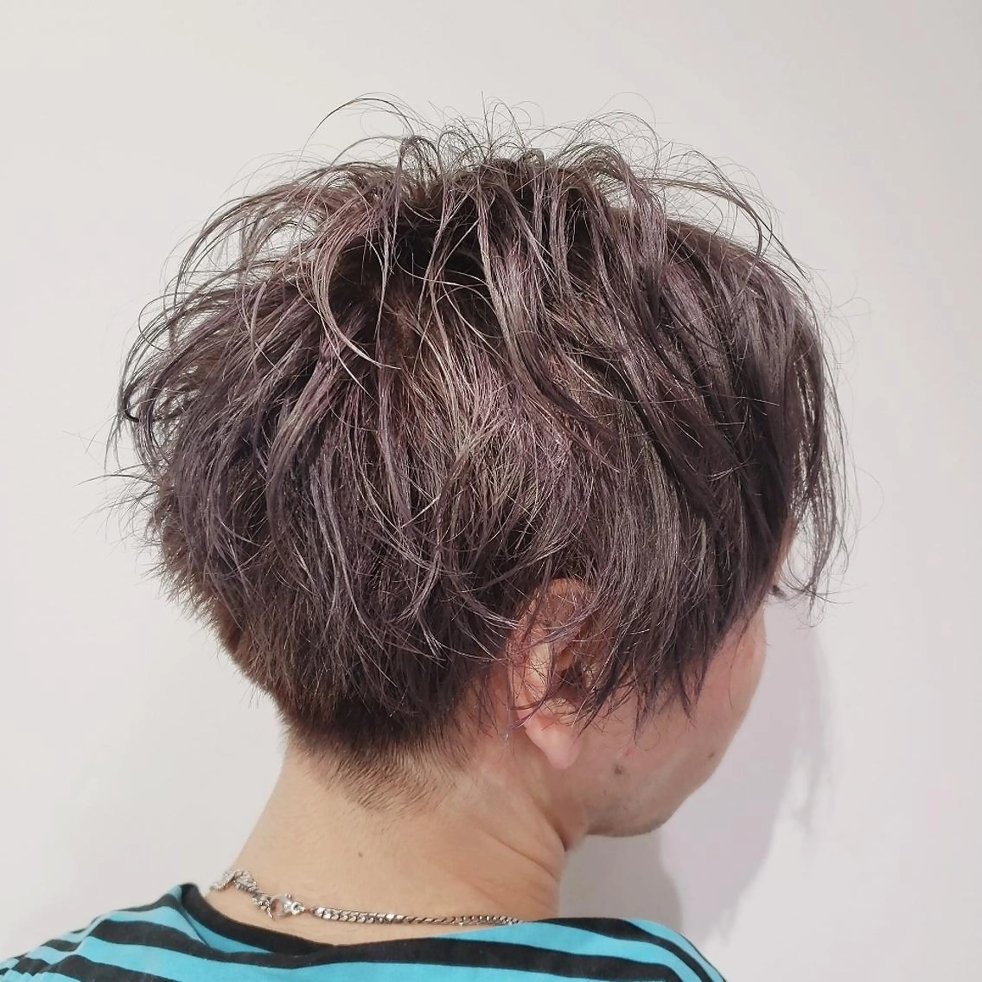 カラー メンズ メンズブリーチ マッシュ ツーブロック 刈り上げ ブリーチ 染野 匠のヘアスタイル