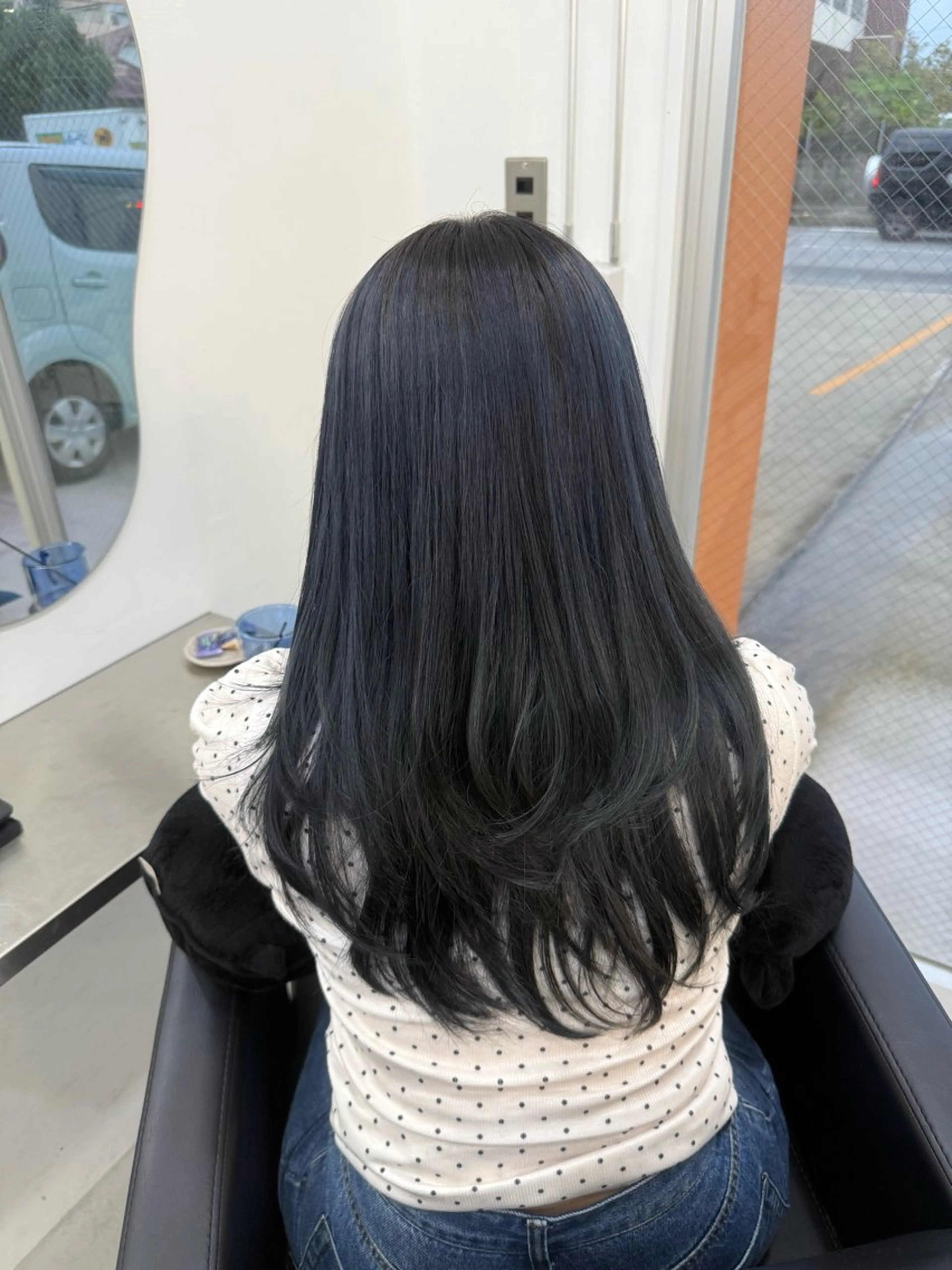 ロング カラー アッシュ ブリーチ ブルーカラー ブルーグレー 透明感カラー SOAR yumeのヘアスタイル