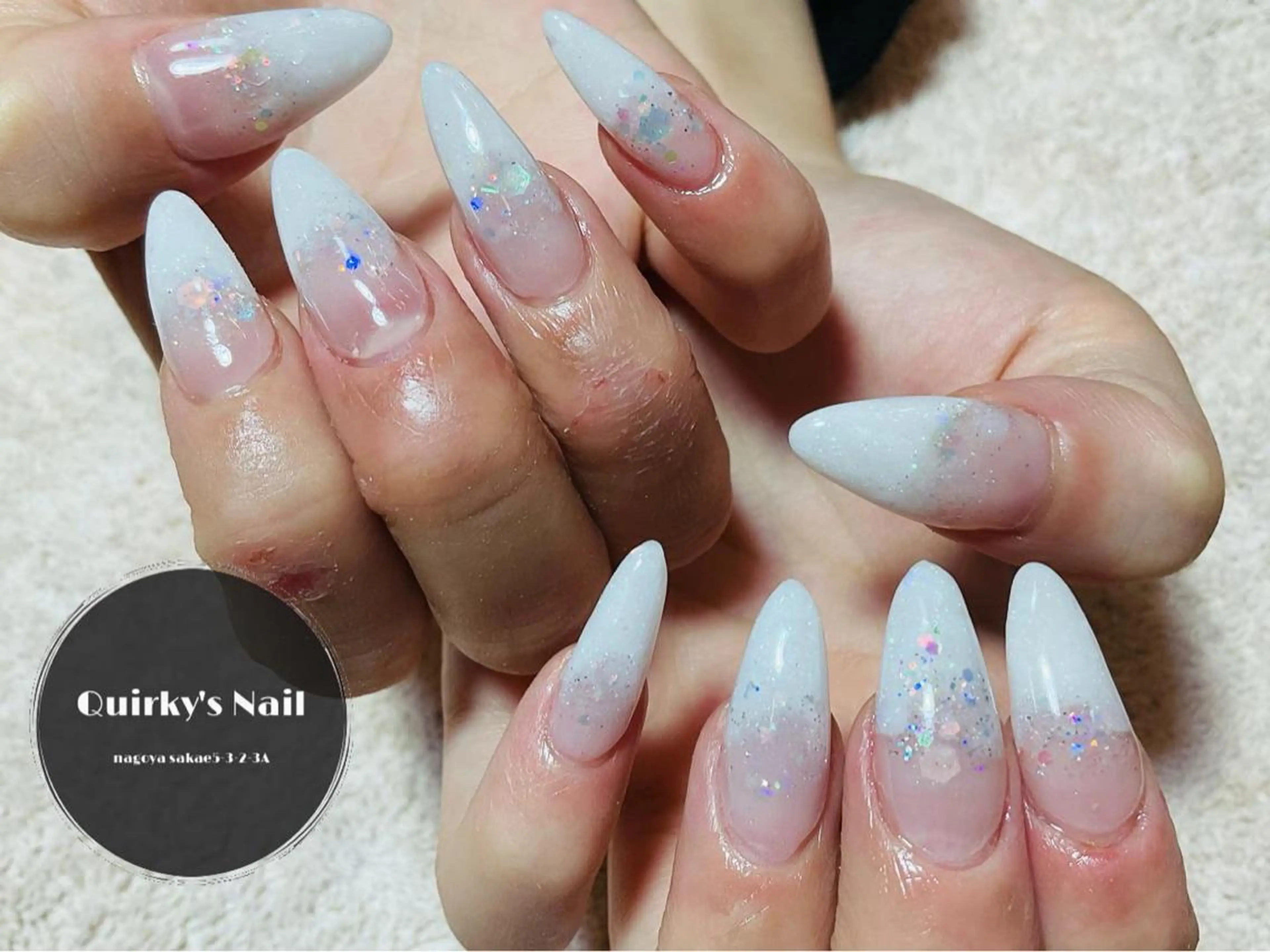 ネイル ホワイト Quirky's Nail【栄店】のネイルデザイン