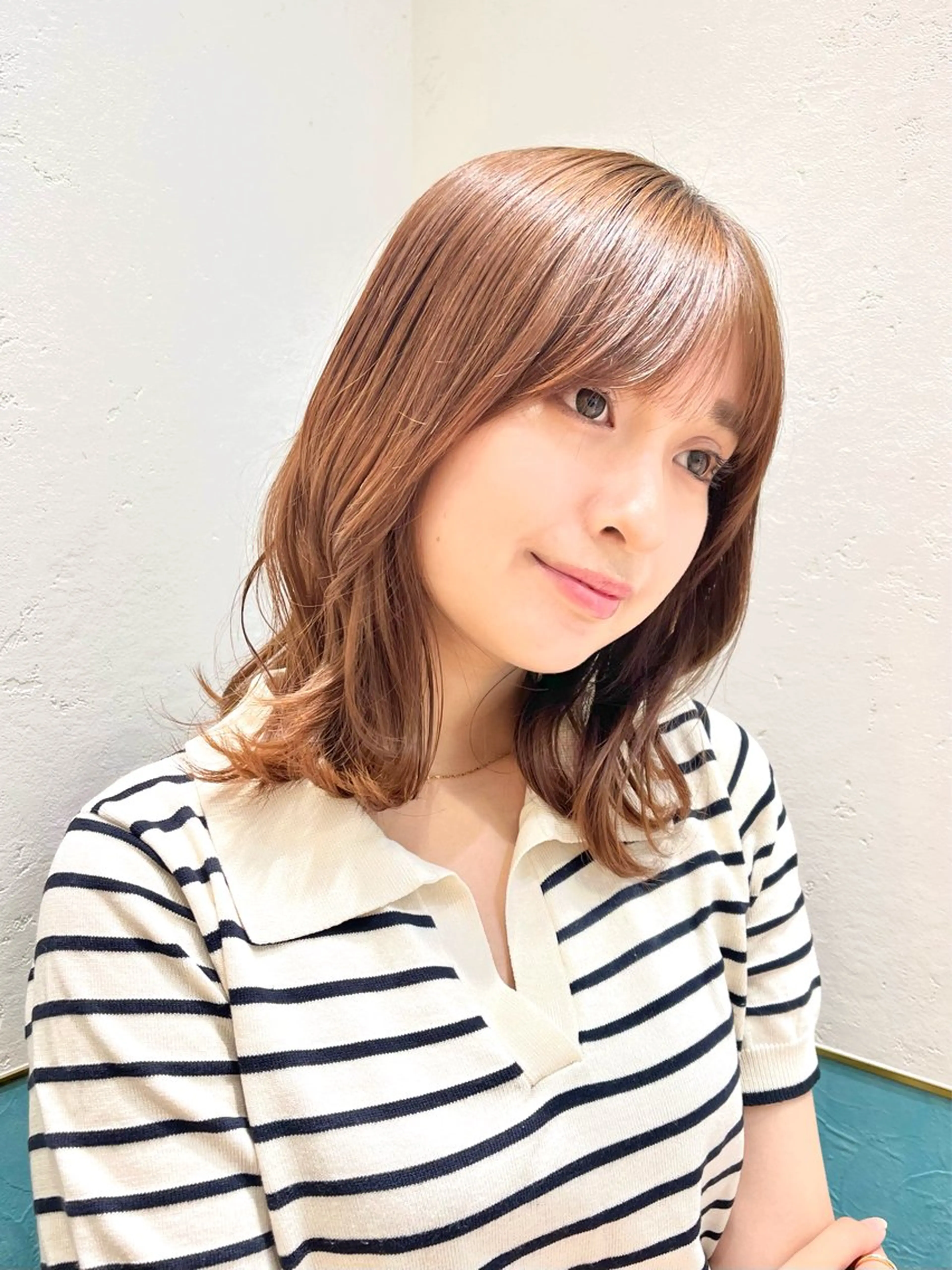 ミディアム カット ヘアカラー トリートメント stylist/ボブ ことの/韓国レイヤーのヘアスタイル