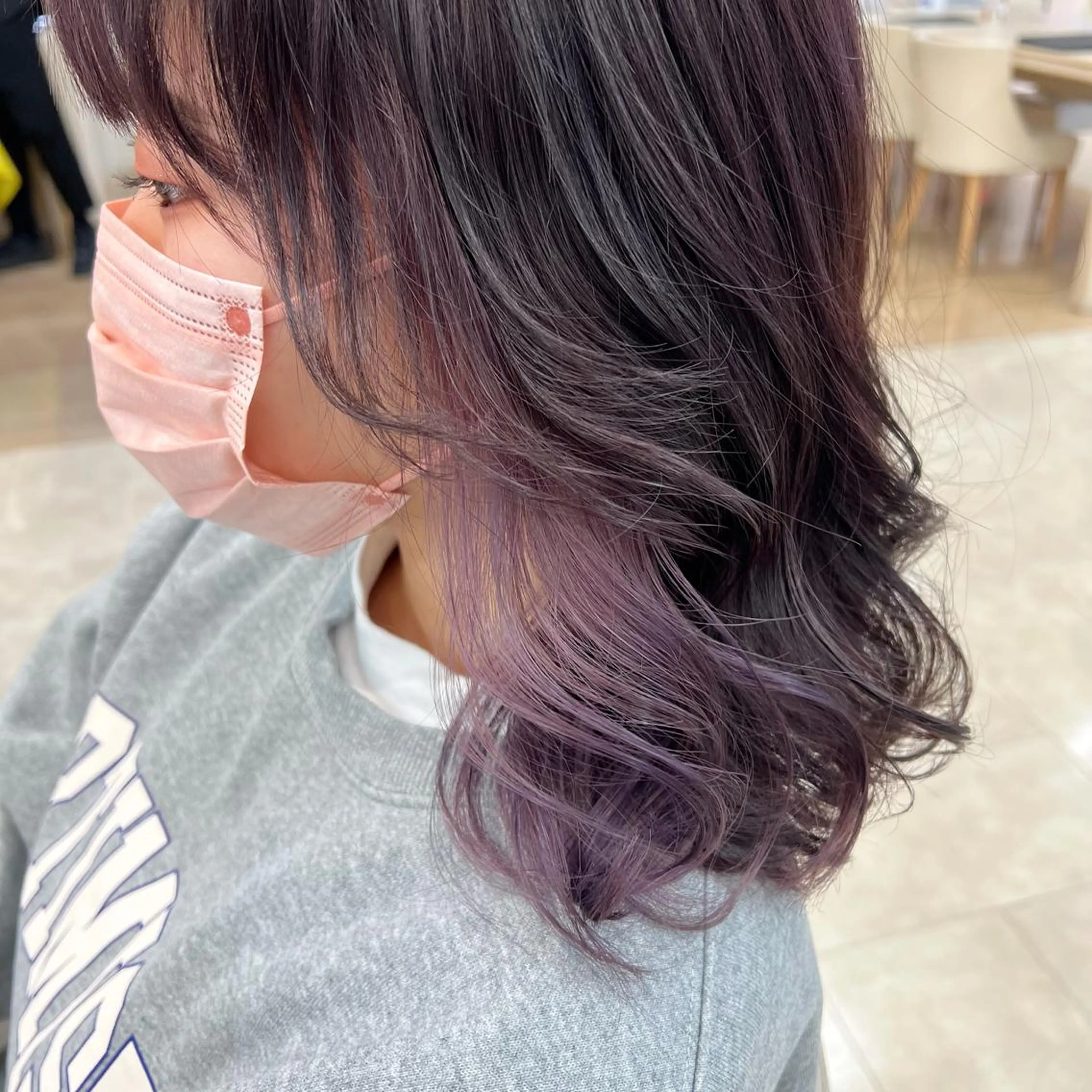 セミロング カラー ラベンダーカラー 似合わせ.ﾍｱｾｯﾄ 得意🌹井上美沙のヘアスタイル
