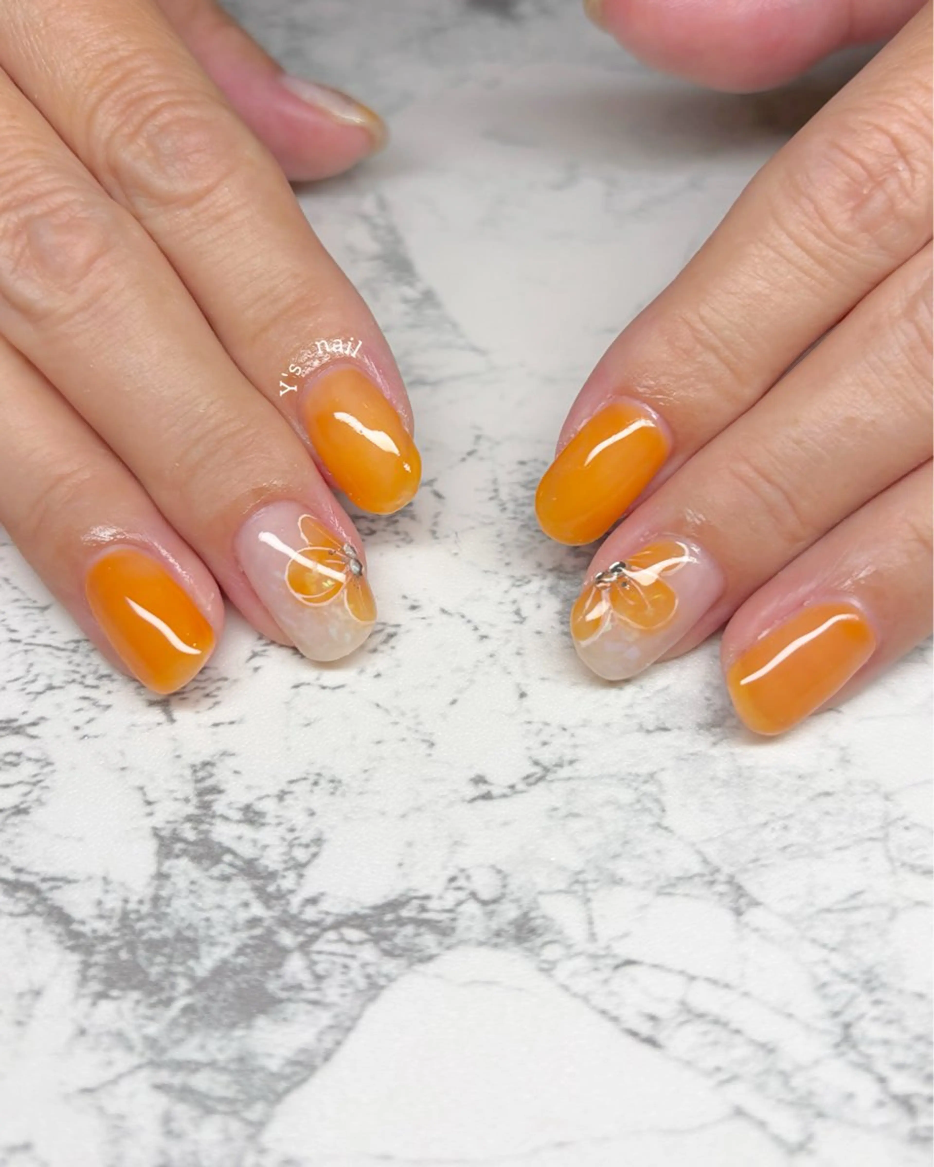 ネイル オレンジ ハンドネイル 手書きが得意🖌️ Y’s  nailのネイルデザイン