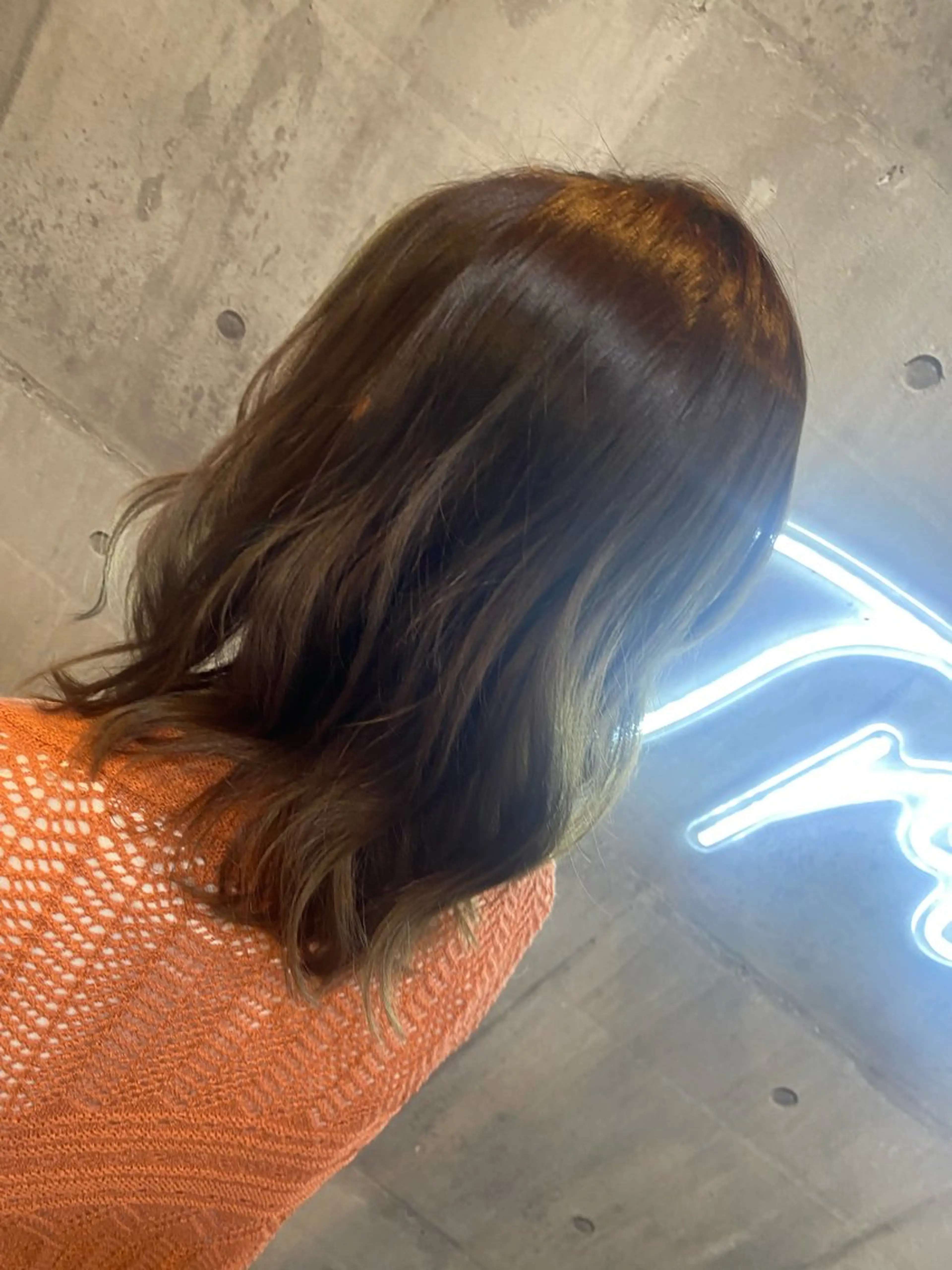 セミロング 透明感ハイトーン カラー🦋🌧希咲のヘアスタイル