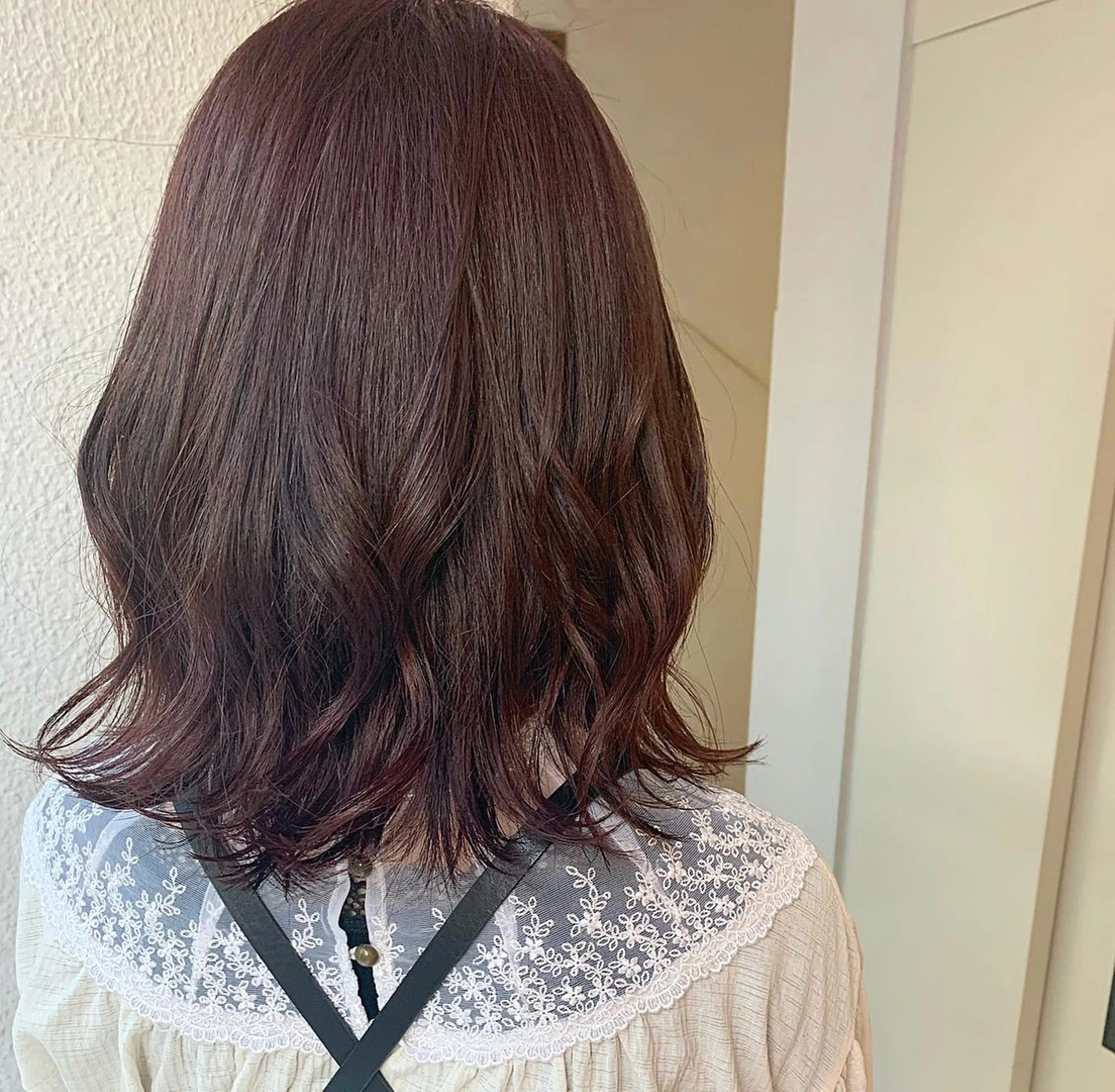 ミディアム カラー 小泉 葵のヘアスタイル