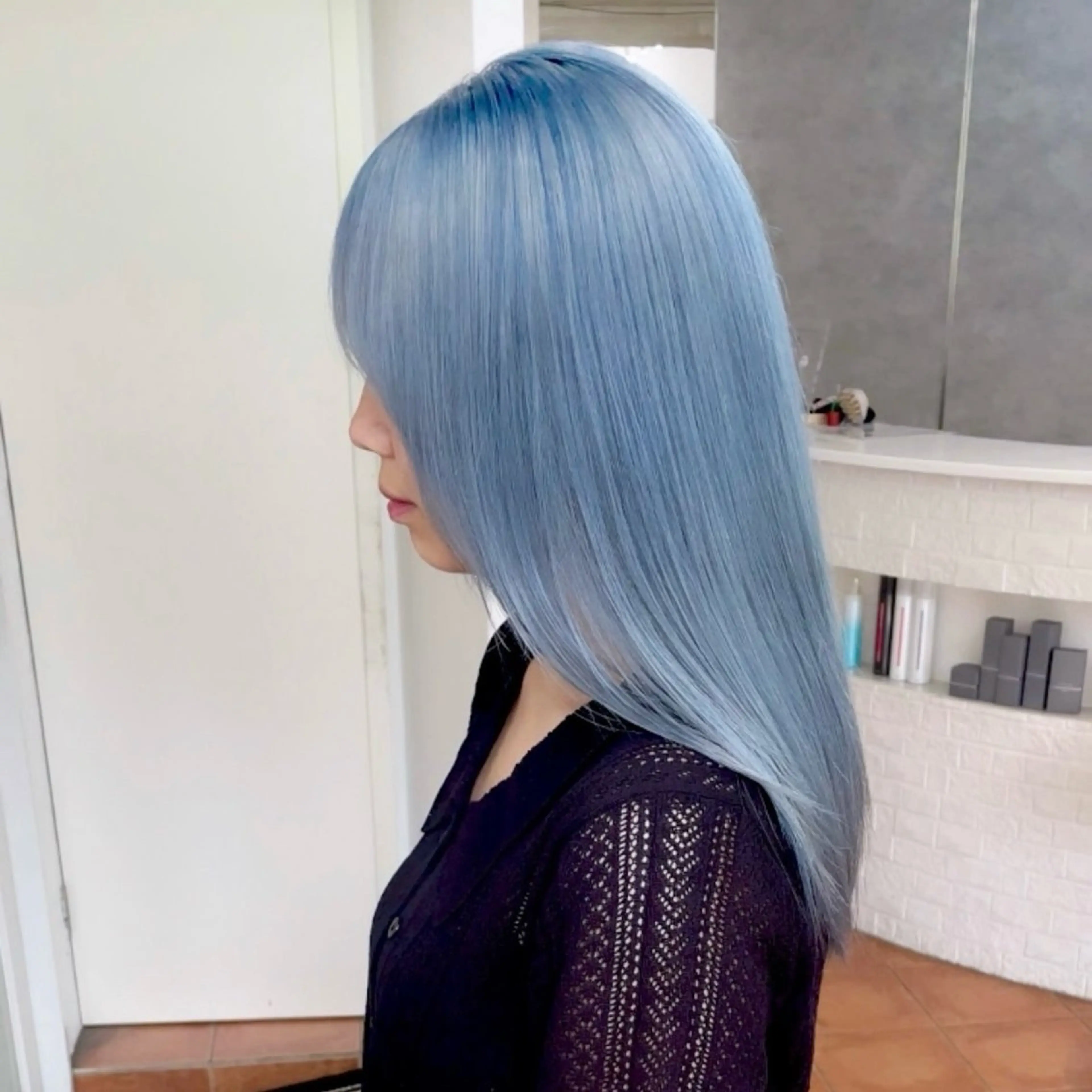 ロング カラー ブリーチ ブルーカラー ケアブリーチ デザインカラー ハイトーンカラー ヘアカラー トリートメント カラー特化× 赤井龍斗のヘアスタイル