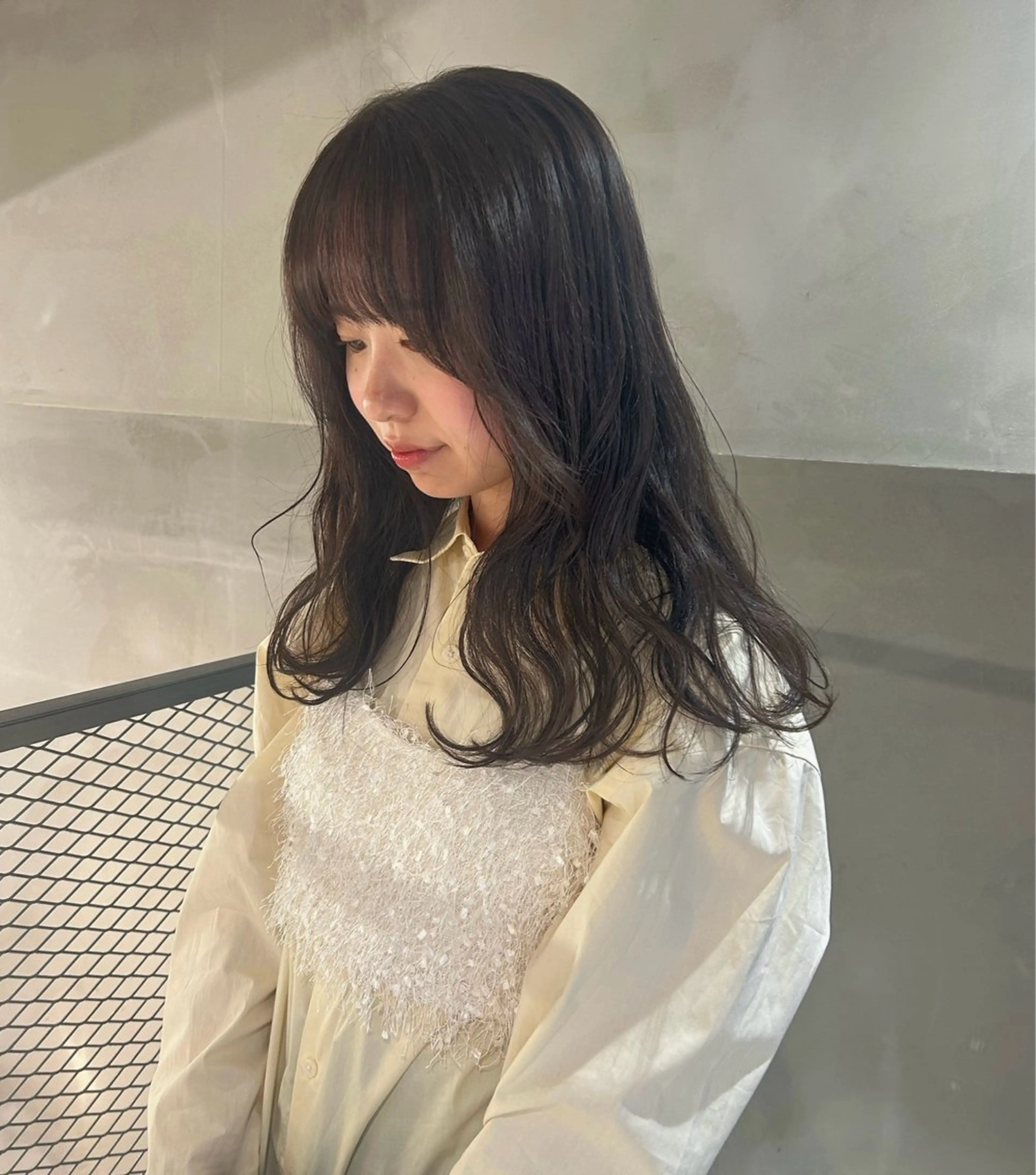 ミディアム カラー グレージュ カット ヘアカラー トリートメント 透明感カラー🫧 nanohaのヘアスタイル